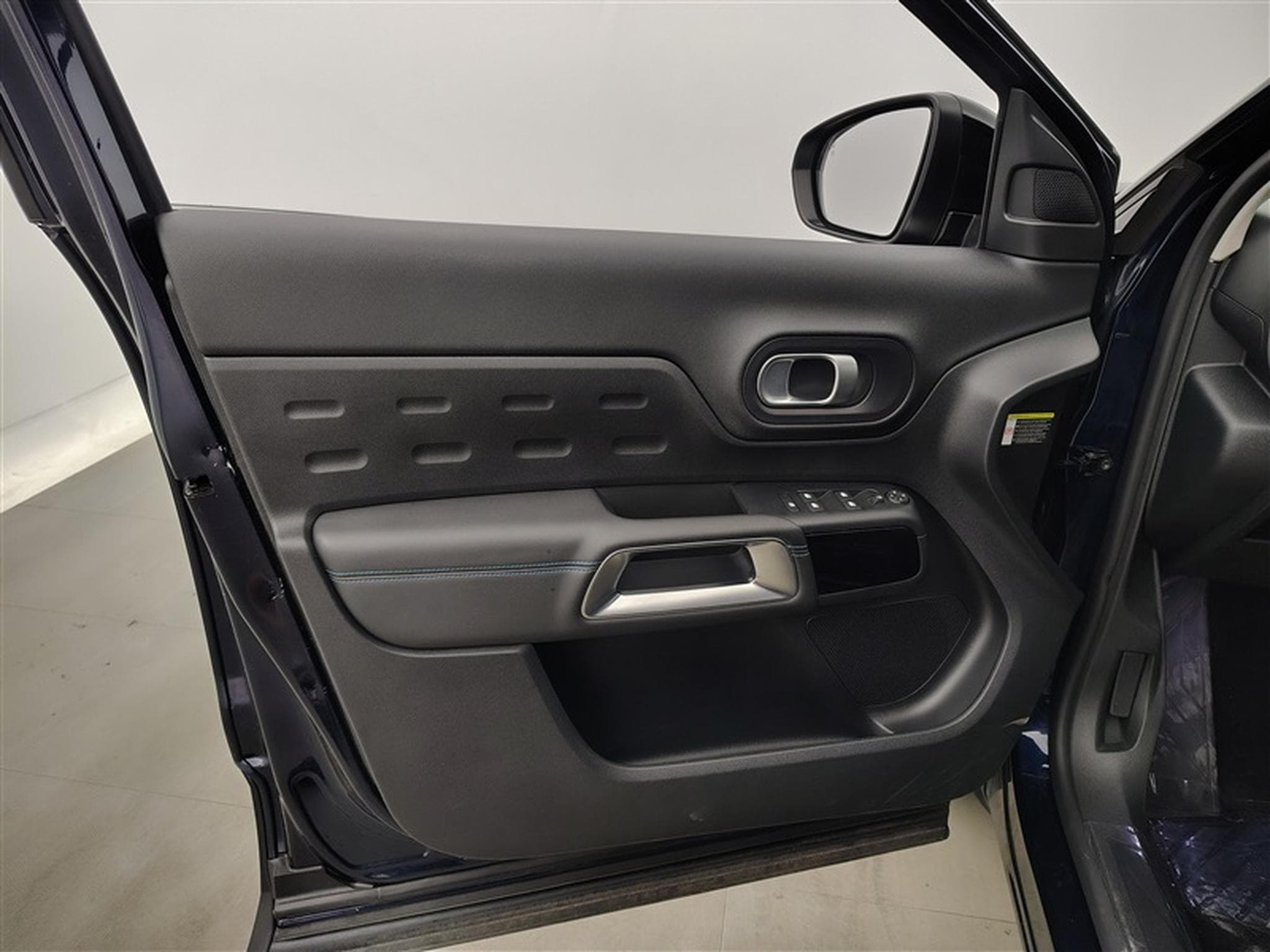 Citroen C5 Aircross 1.5 BlueHDi MAX PACK BLACK + TECHNO NAVI / CUIR / FULL LED (2024) - Foto 17