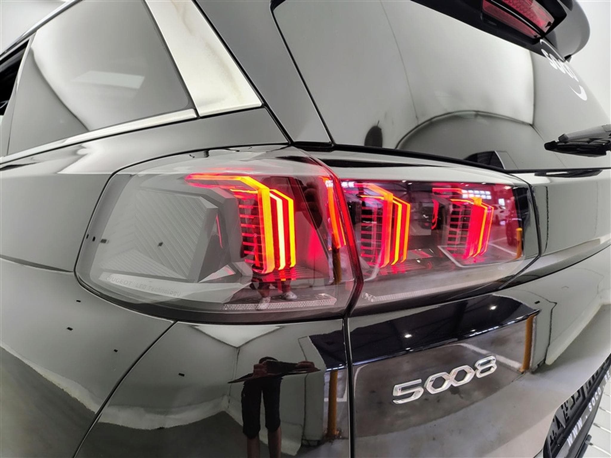 Peugeot 5008 1.2 PureTech 130Cv EAT8 GT NAVI / TO PANO (2021) - Photo 16