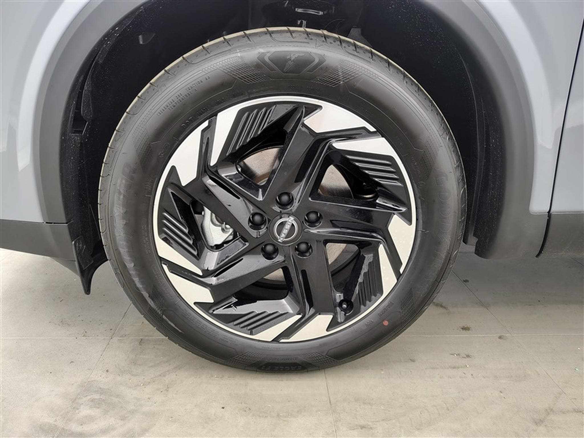 Nissan Qashqai 1.3 DIG-T MHEV X-Tronic N-Connecta CARPLAY / FULL LED / CAM (2026) - Photo 6