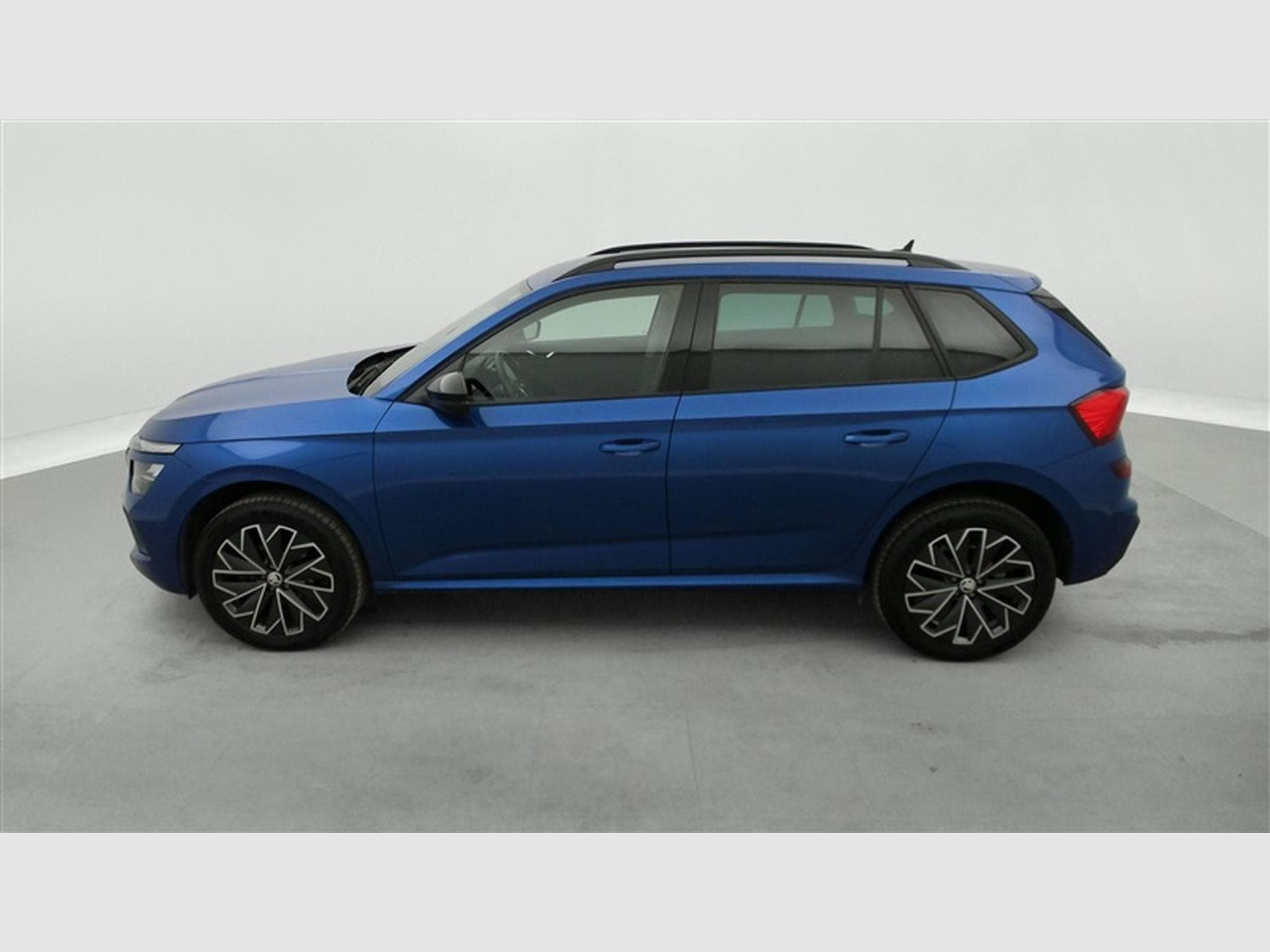 Skoda Kamiq 1.0 TSI 115Cv DSG7 Black Dots CARPLAY / CAMERA / FULL LED (2024) - Foto 3