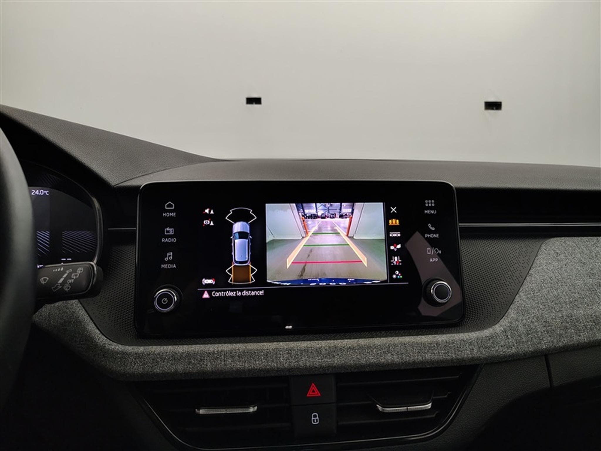 Skoda Kamiq 1.0 TSI 115Cv DSG7 Black Dots CARPLAY / CAMERA / FULL LED (2024) - Foto 17