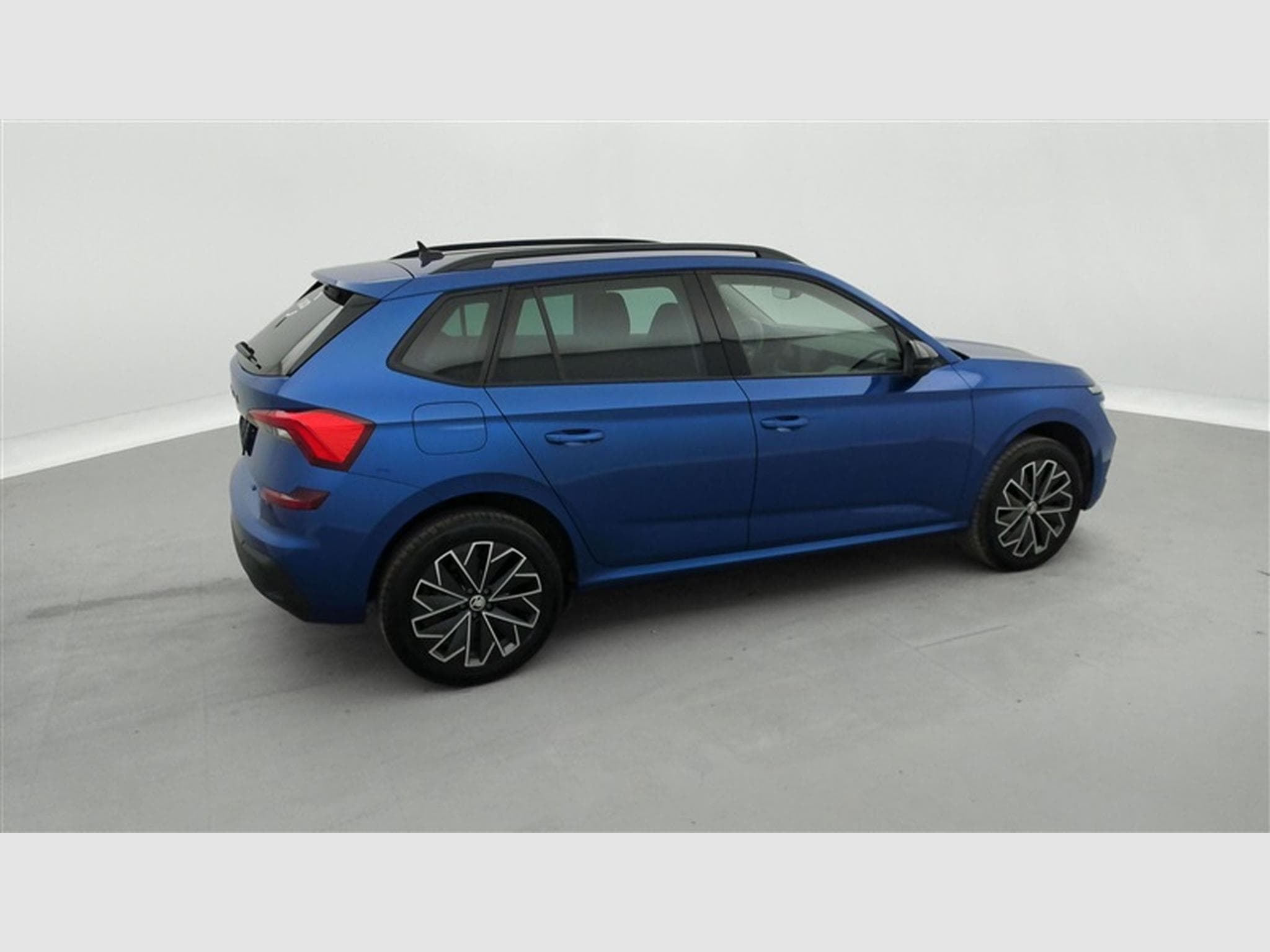 Skoda Kamiq 1.0 TSI 115Cv DSG7 Black Dots CARPLAY / CAMERA / FULL LED (2024) - Foto 24