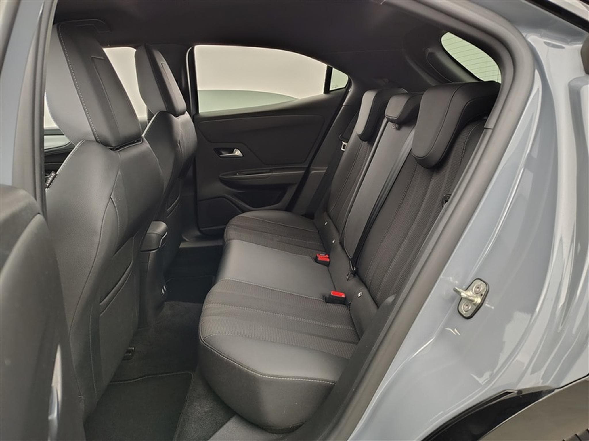 Opel Mokka 1.2 Turbo 136Cv GS CARPLAY / CAMERA / FULL LED (2025) - Photo 13