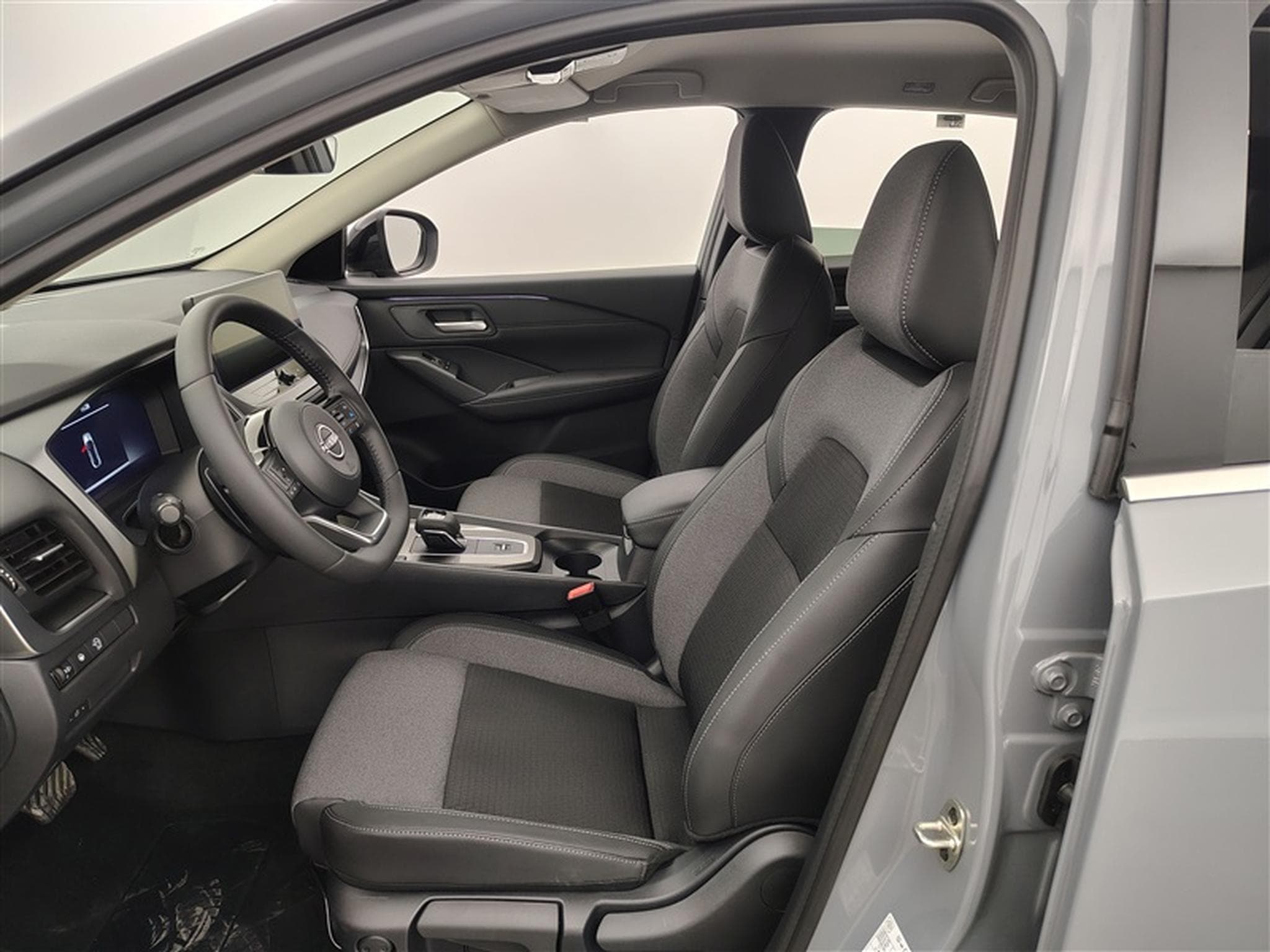Nissan Qashqai 1.3 DIG-T MHEV X-Tronic N-Connecta CARPLAY / FULL LED / CAM (2026) - Photo 7