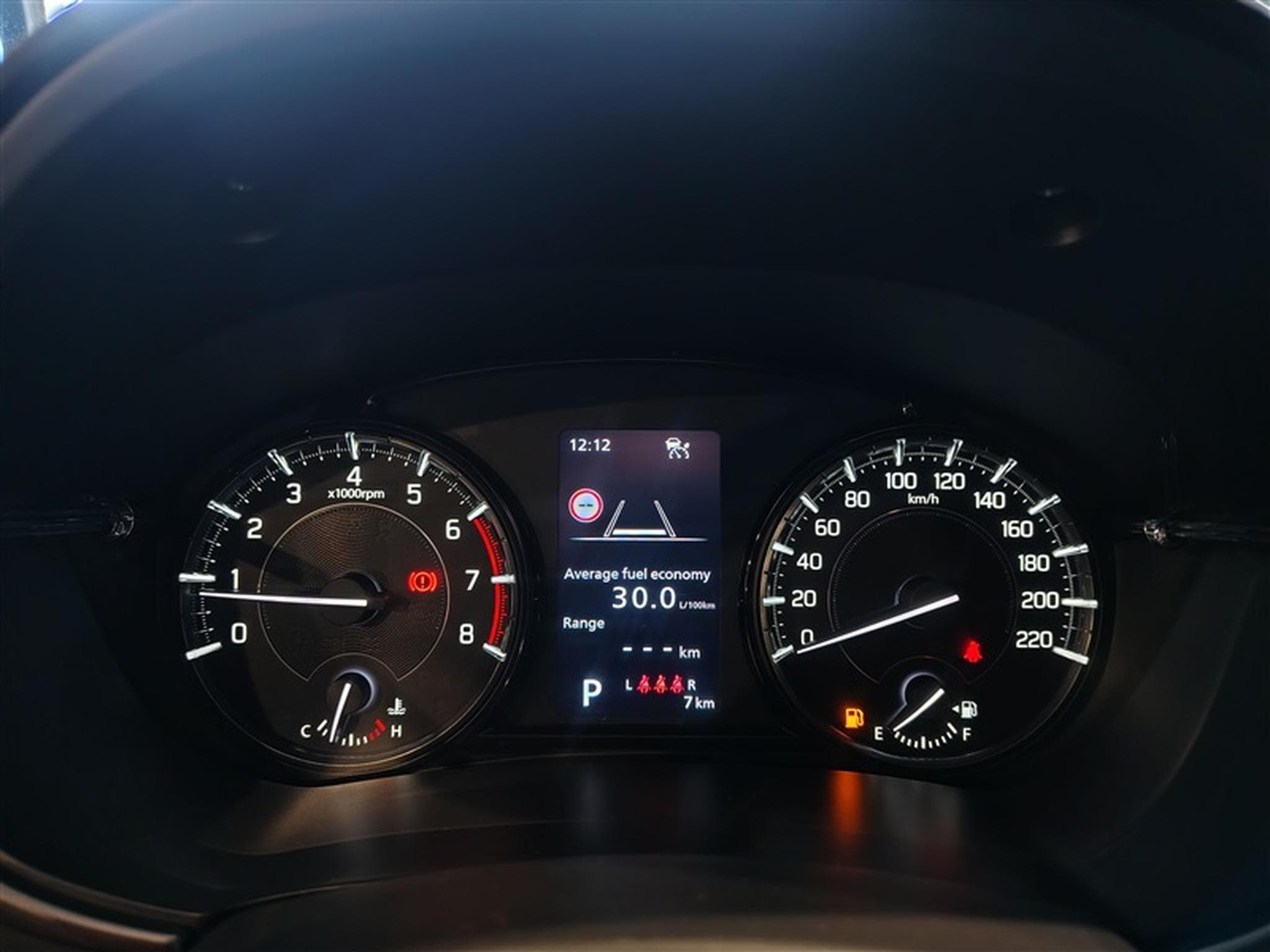 Suzuki Vitara 1.4 Turbo 110cv AT6 GL+ NAVI / FULL LED / CAMERA / KEYLESS (2026) - Photo 10