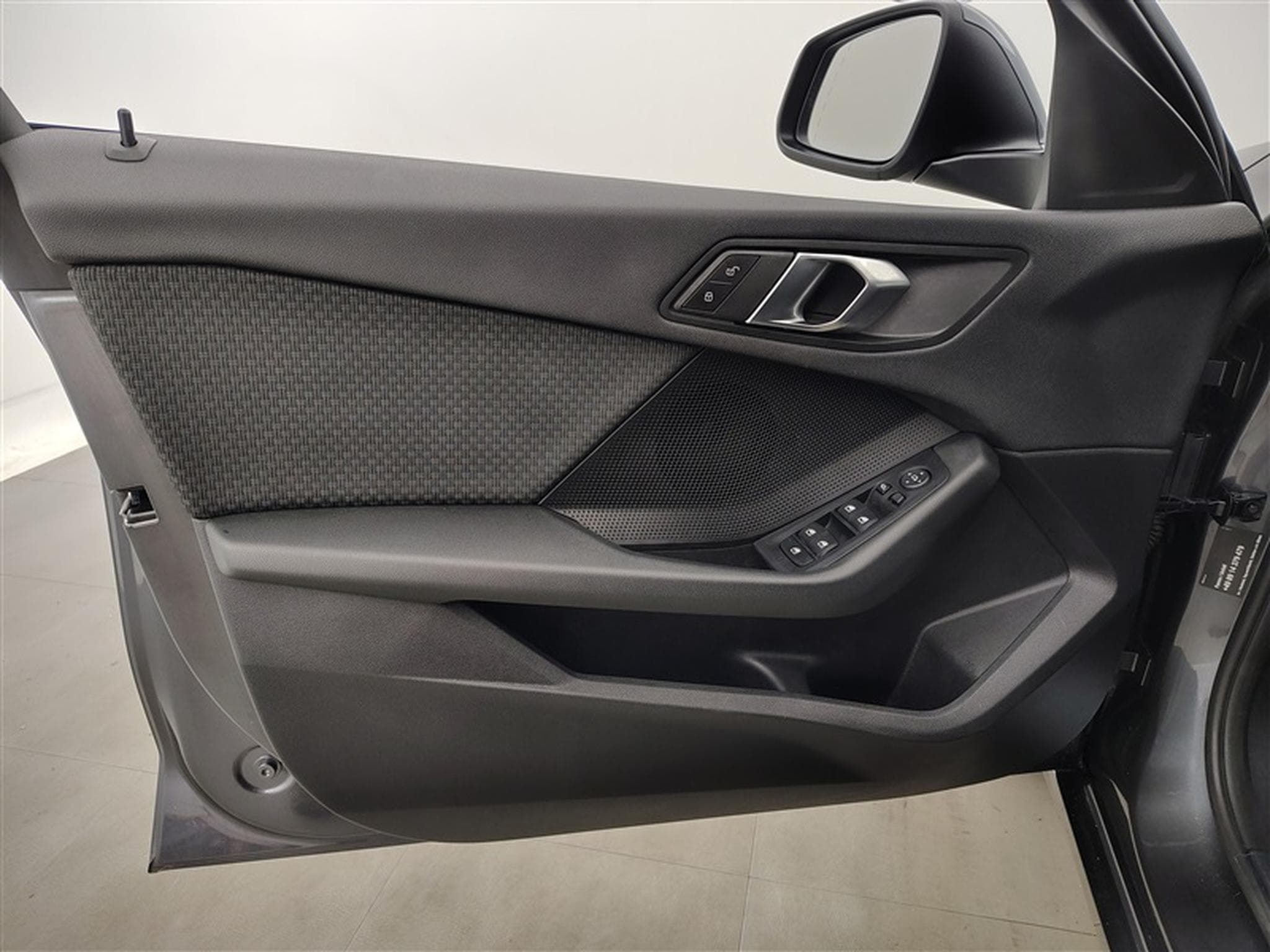 BMW 116 i Business Line NAVI / FULL LED / ALU / PDC (2021) - Photo 17