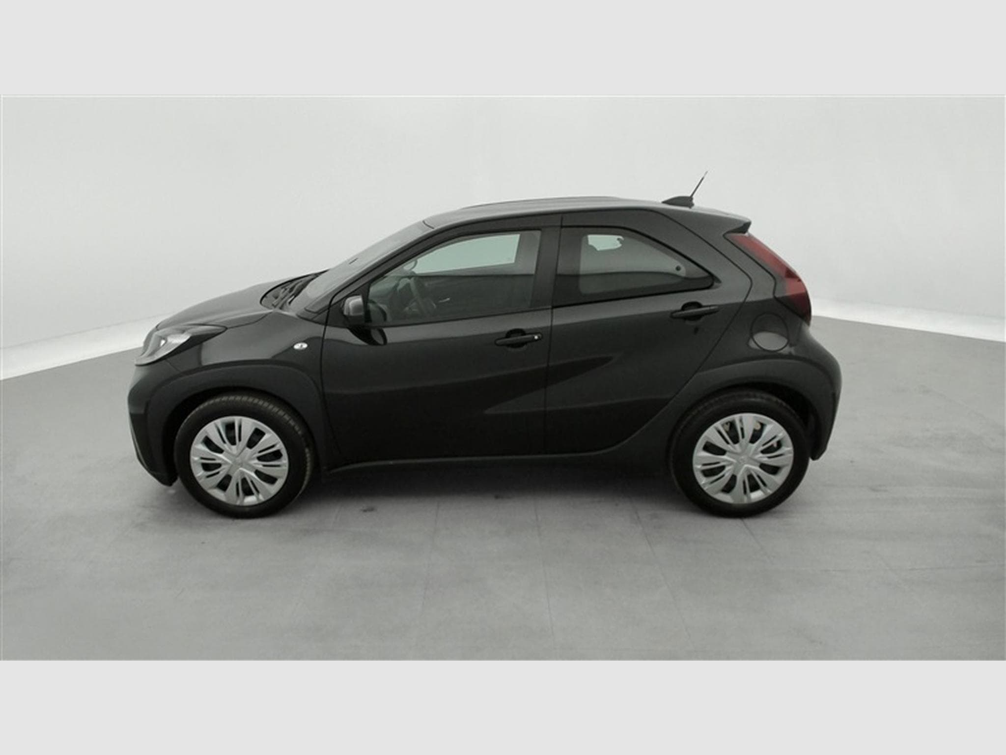 Toyota Aygo 1.0i VVT-i Play CARPLAY / CAMERA (2024) - Foto 3