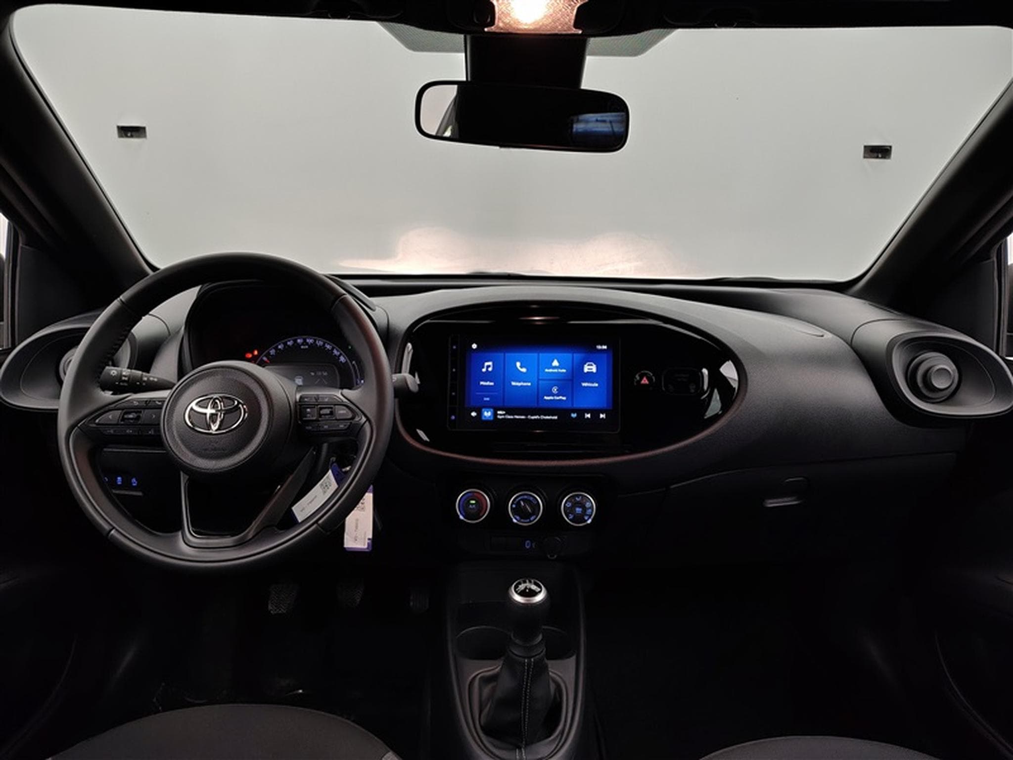 Toyota Aygo 1.0i VVT-i Play CARPLAY / CAMERA (2024) - Foto 8