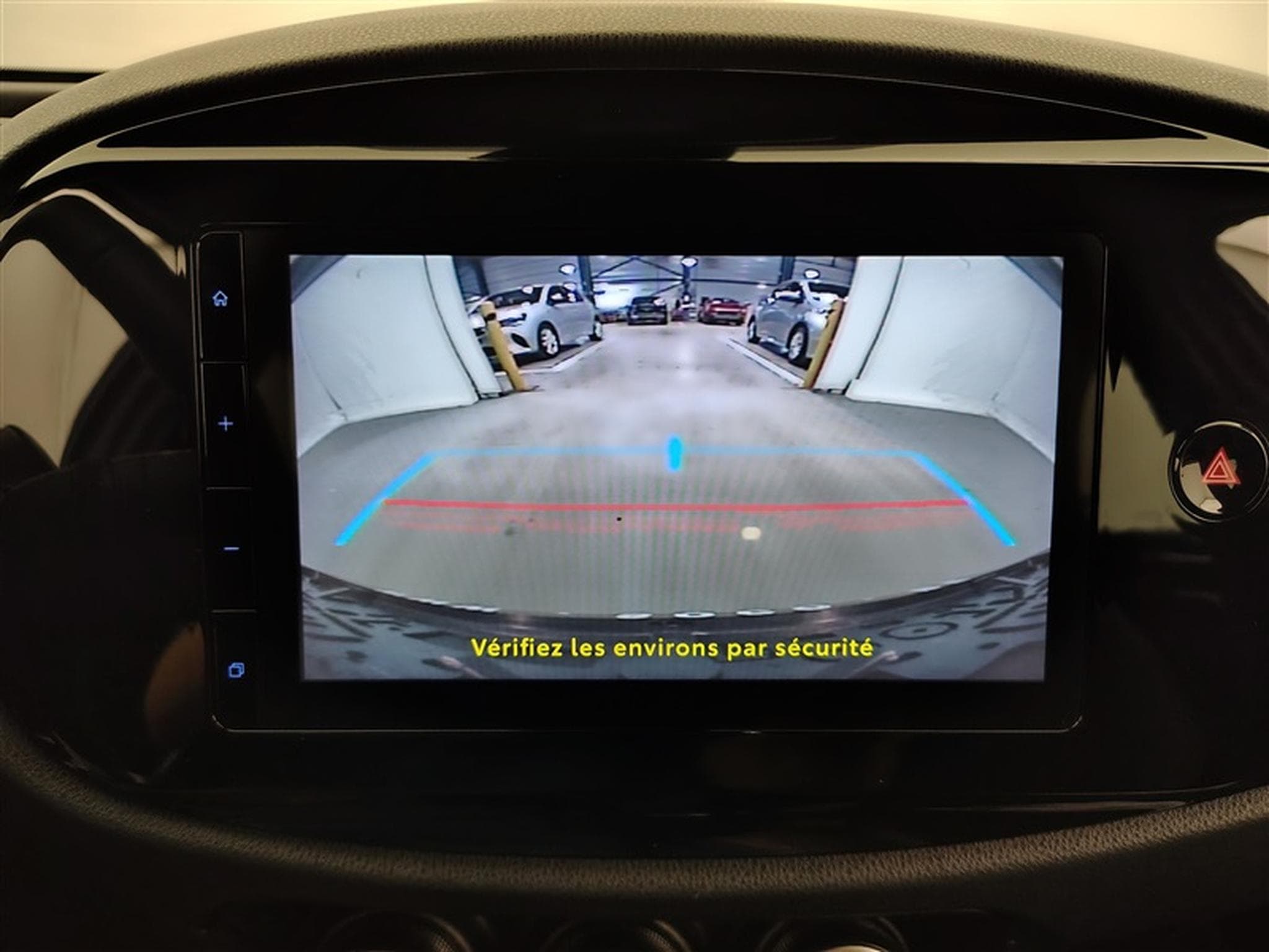Toyota Aygo 1.0i VVT-i Play CARPLAY / CAMERA (2024) - Foto 18
