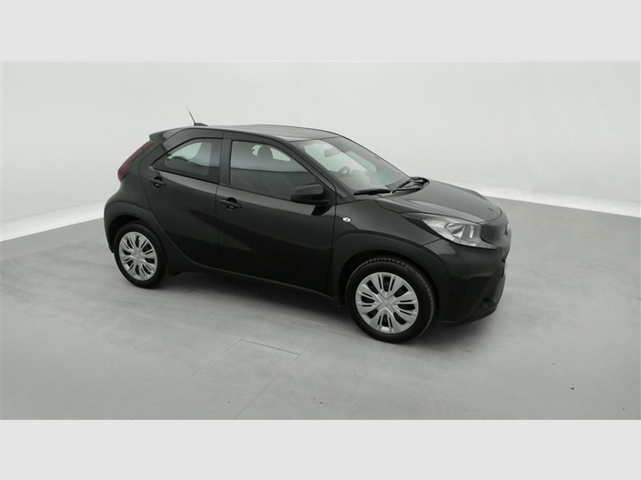 Toyota Aygo 1.0i VVT-i Play CARPLAY / CAMERA (2024) - Foto 22