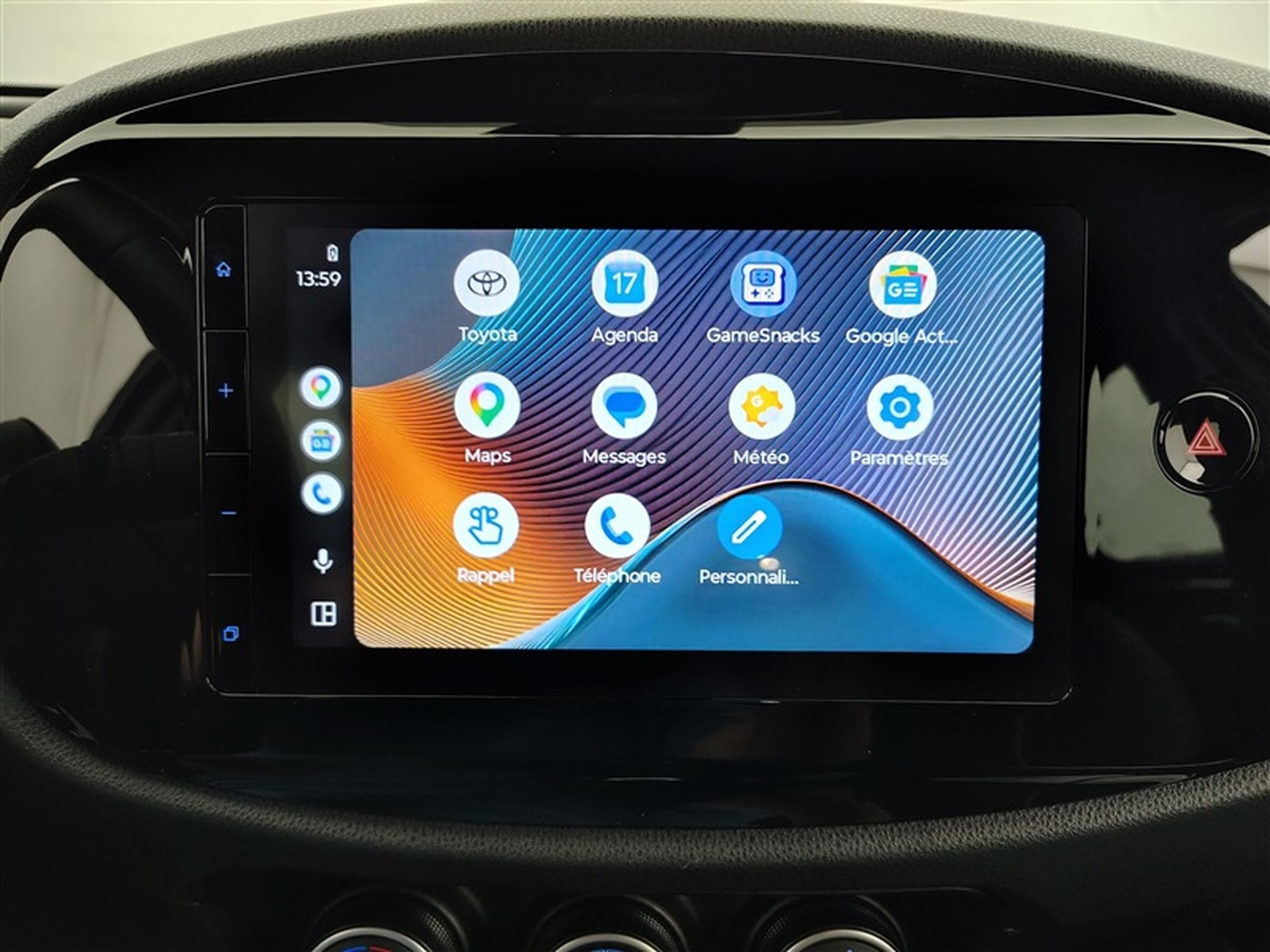 Toyota Aygo 1.0i VVT-i Play CARPLAY / CAMERA (2024) - Foto 20