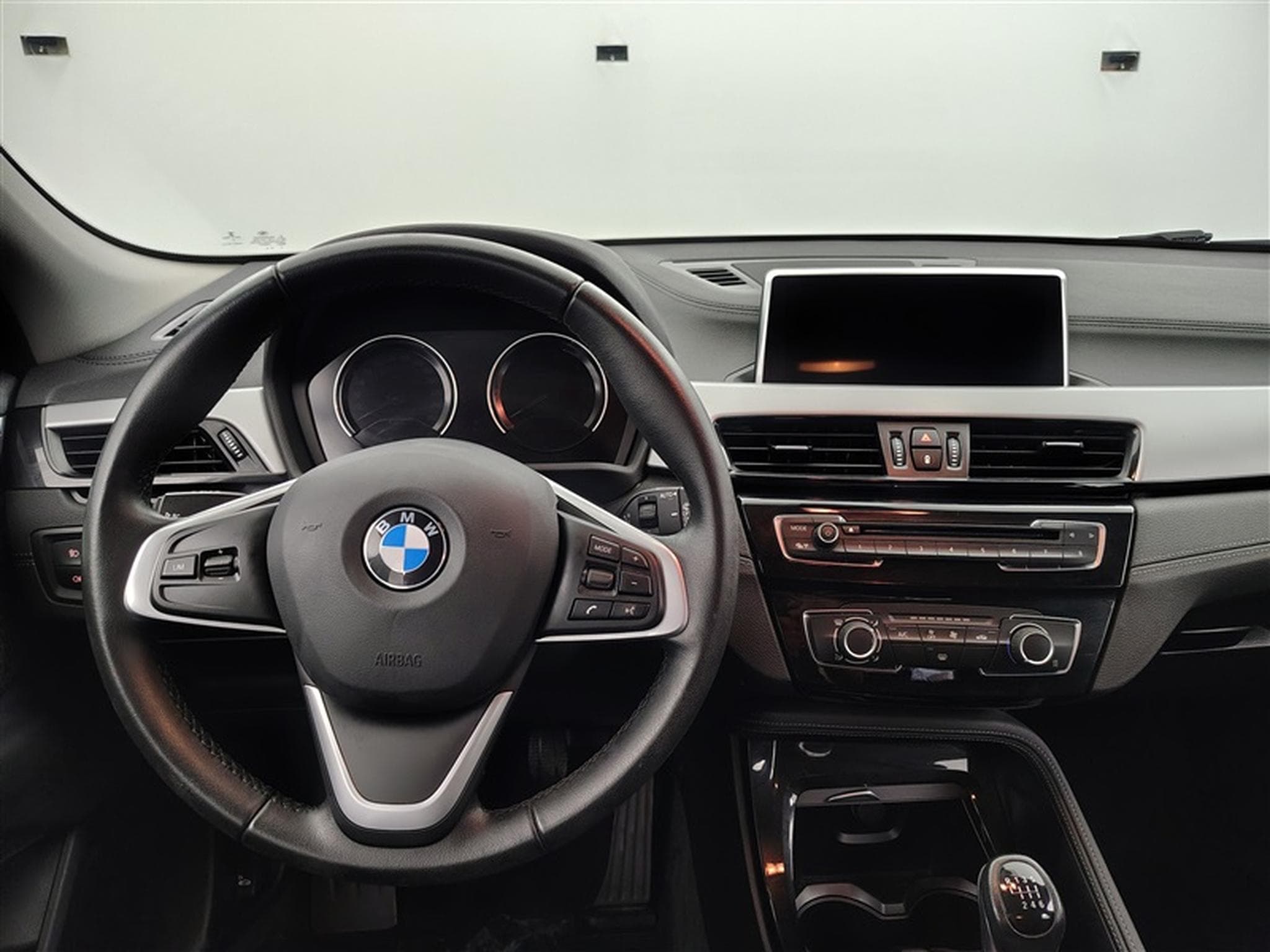 BMW X2 1.5 d sDrive16 Business NAVI/FULL LED/JA17 (2021) - Photo 9