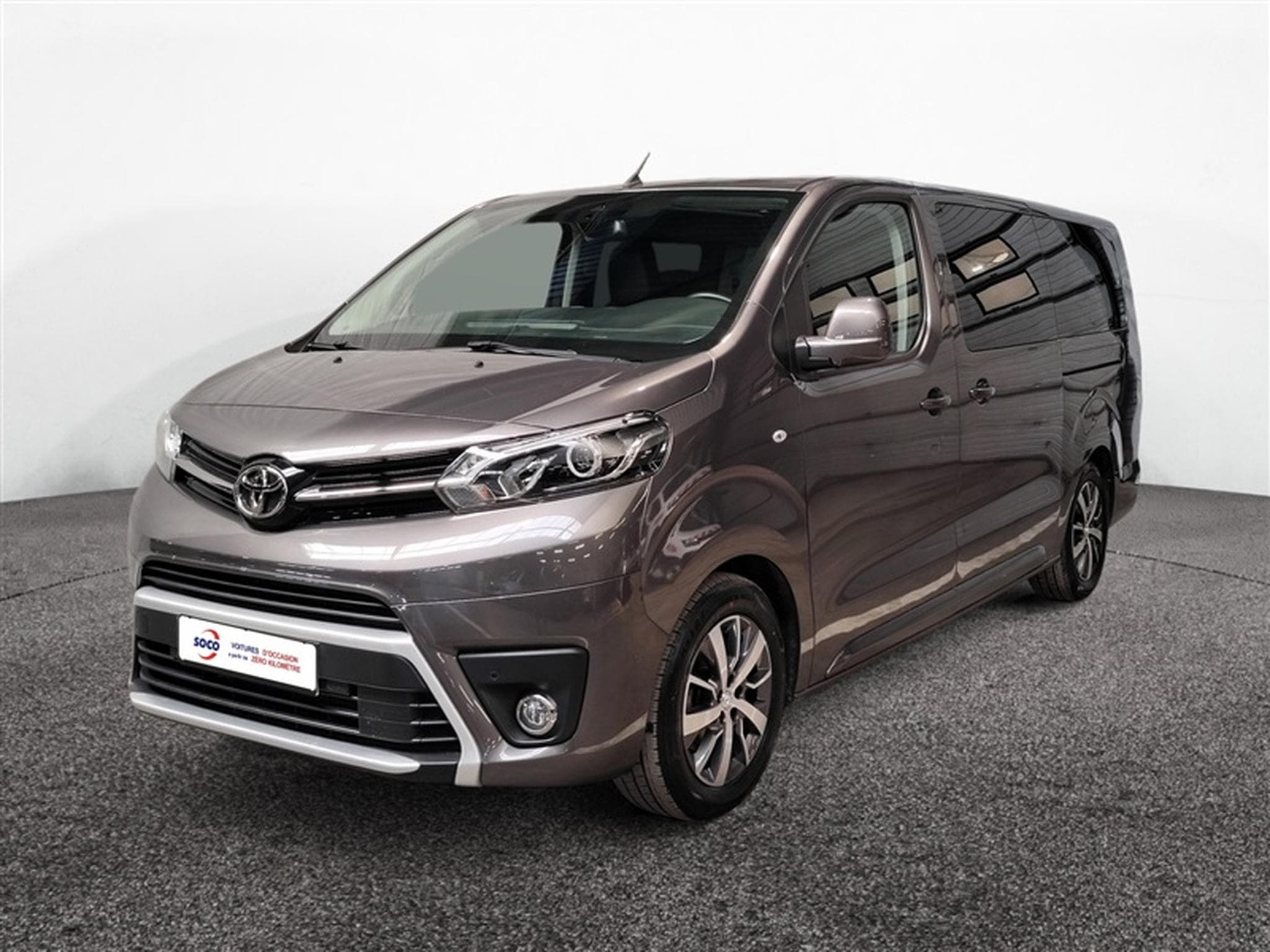 Toyota Proace Auto VIP 6 Pl LONG Cuir / Navi CarPlay / PDC / Caméra /... (2024) - Foto 1