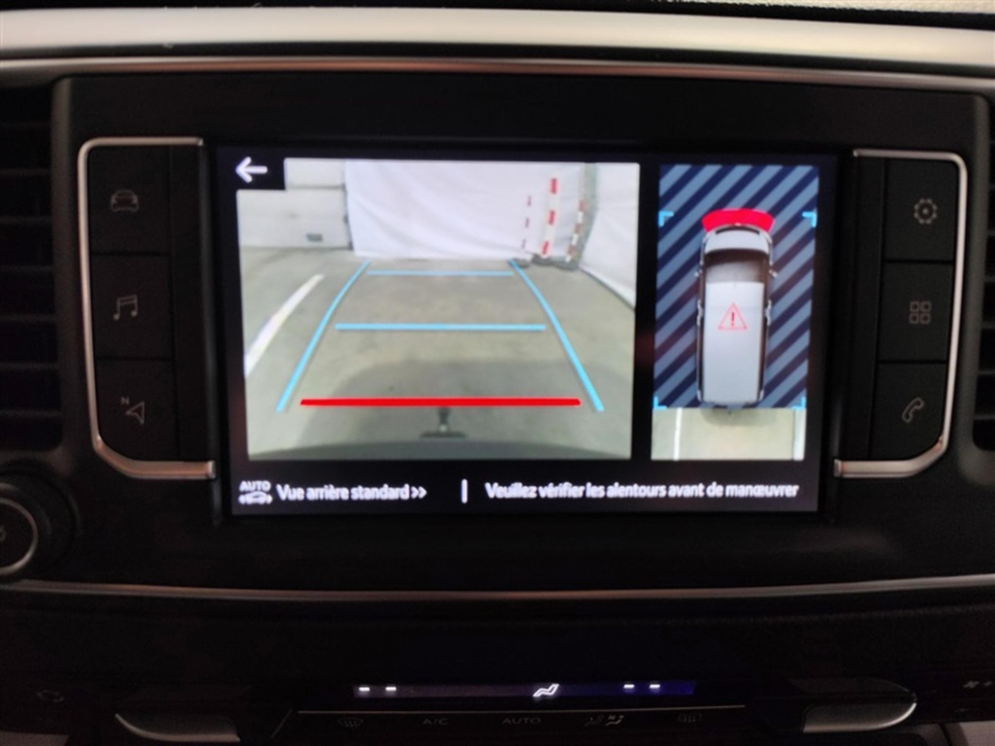 Toyota Proace Auto VIP 6 Pl LONG Cuir / Navi CarPlay / PDC / Caméra /... (2024) - Foto 20