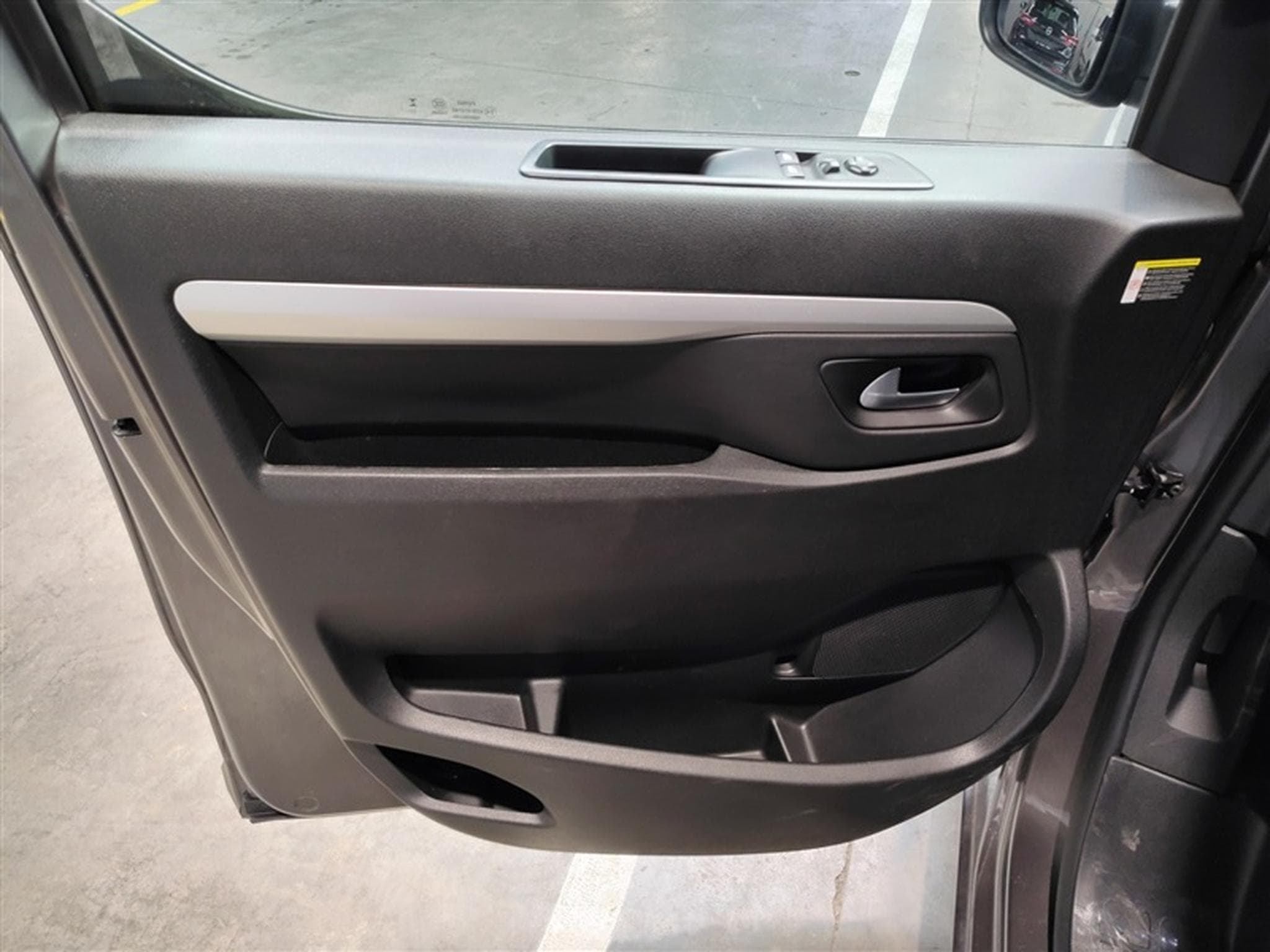 Toyota Proace Auto VIP 6 Pl LONG Cuir / Navi CarPlay / PDC / Caméra /... (2024) - Foto 19