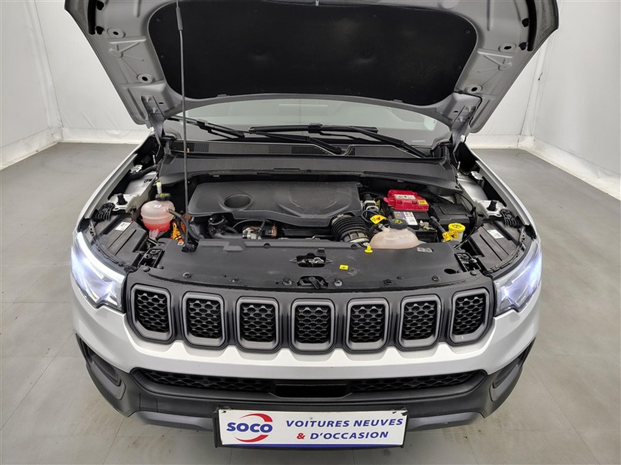 Jeep Compass 1.3 Turbo eAWD PHEV Trailhawk NAVI / FULL LED / CUIR PARTIEL (2023) - Foto 19