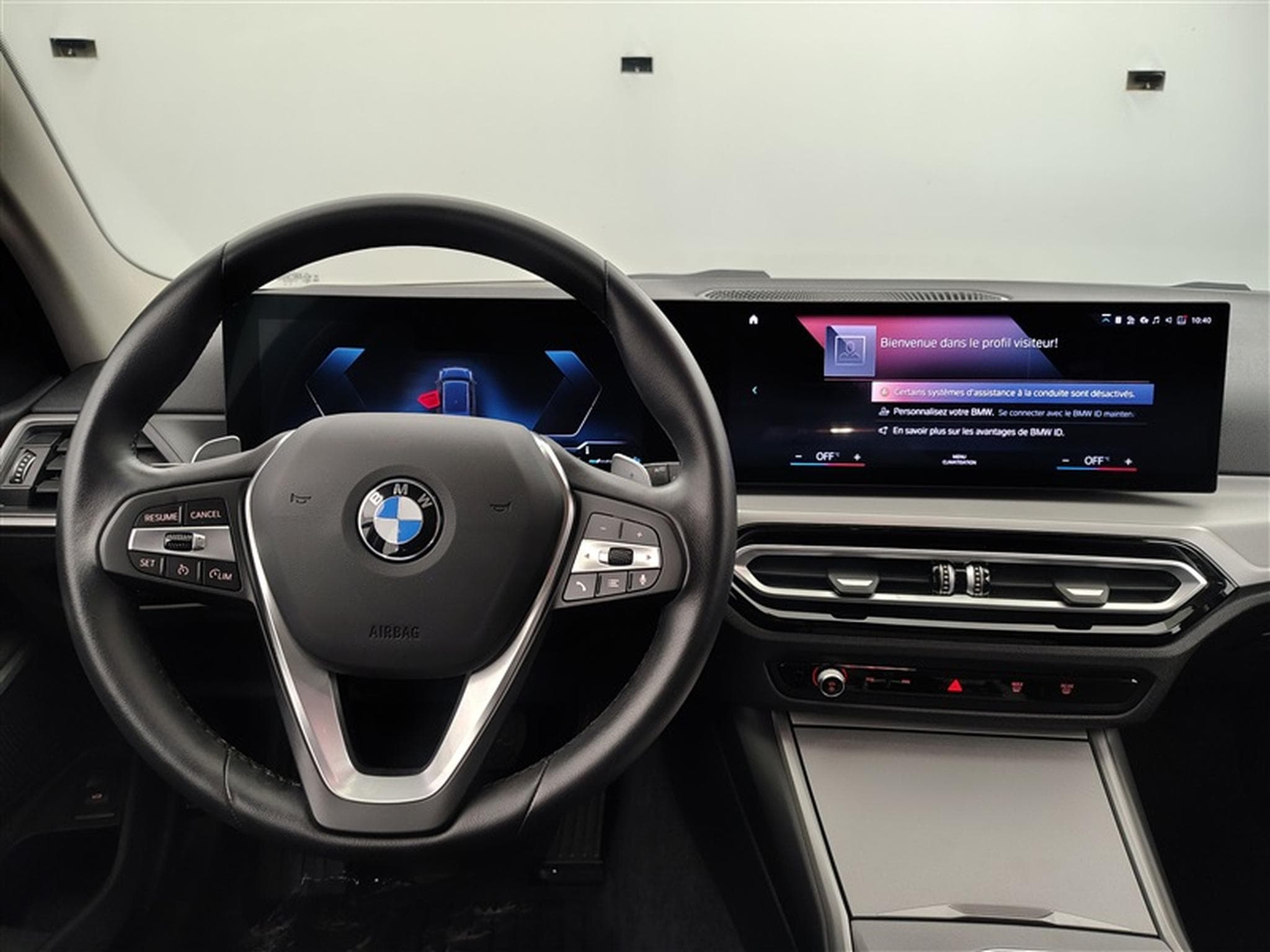 BMW 318 318iA Touring  Navi Cockpit / Led / PDC av+ar (2024) - Foto 9