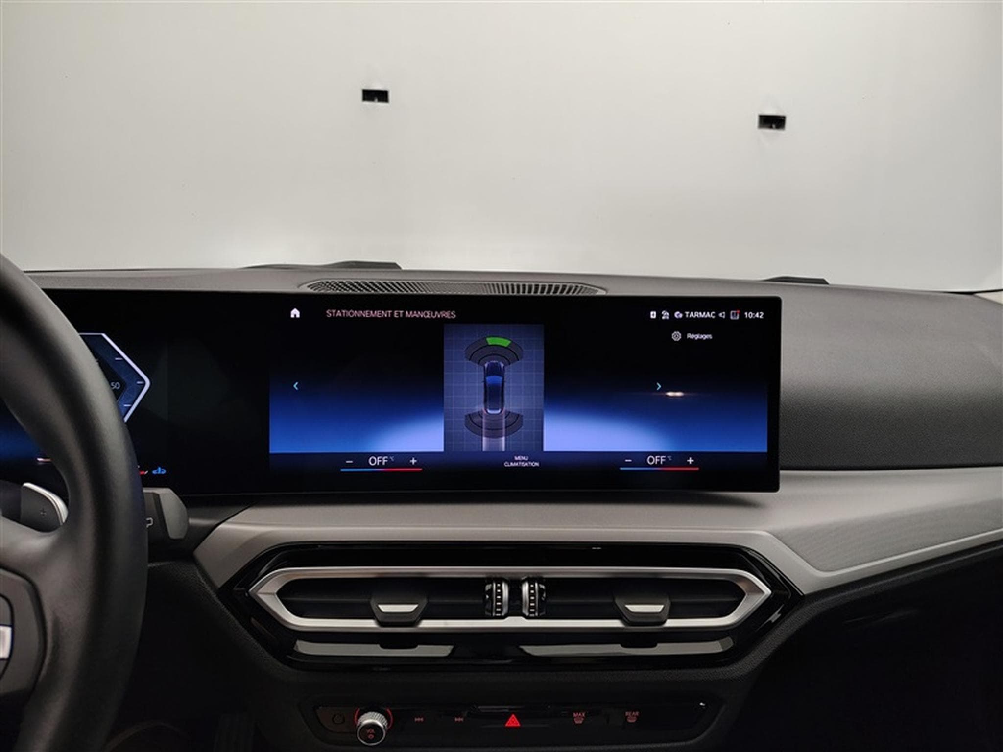 BMW 318 318iA Touring  Navi Cockpit / Led / PDC av+ar (2024) - Foto 18