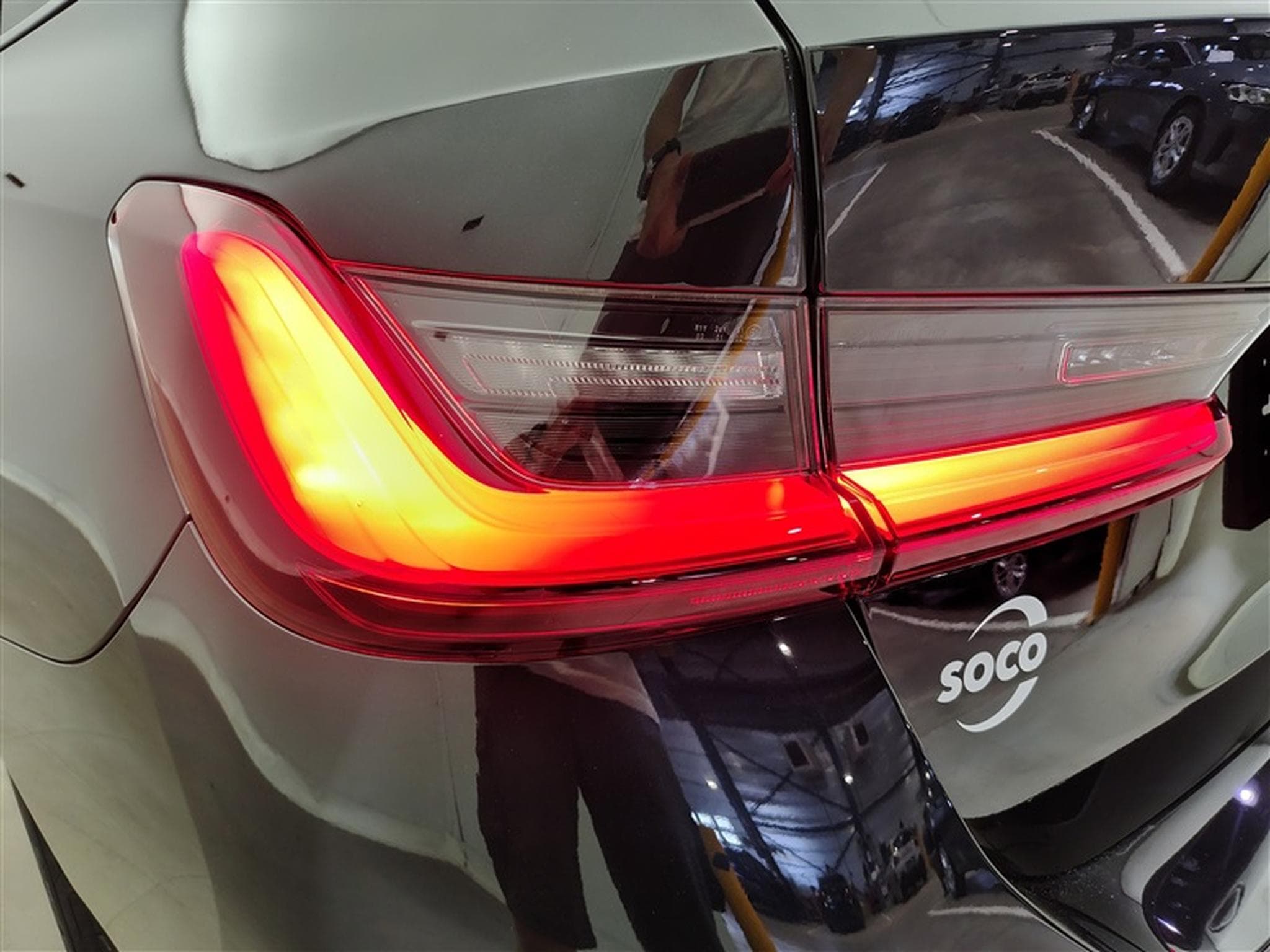 BMW 318 318iA Touring  Navi Cockpit / Led / PDC av+ar (2024) - Foto 16