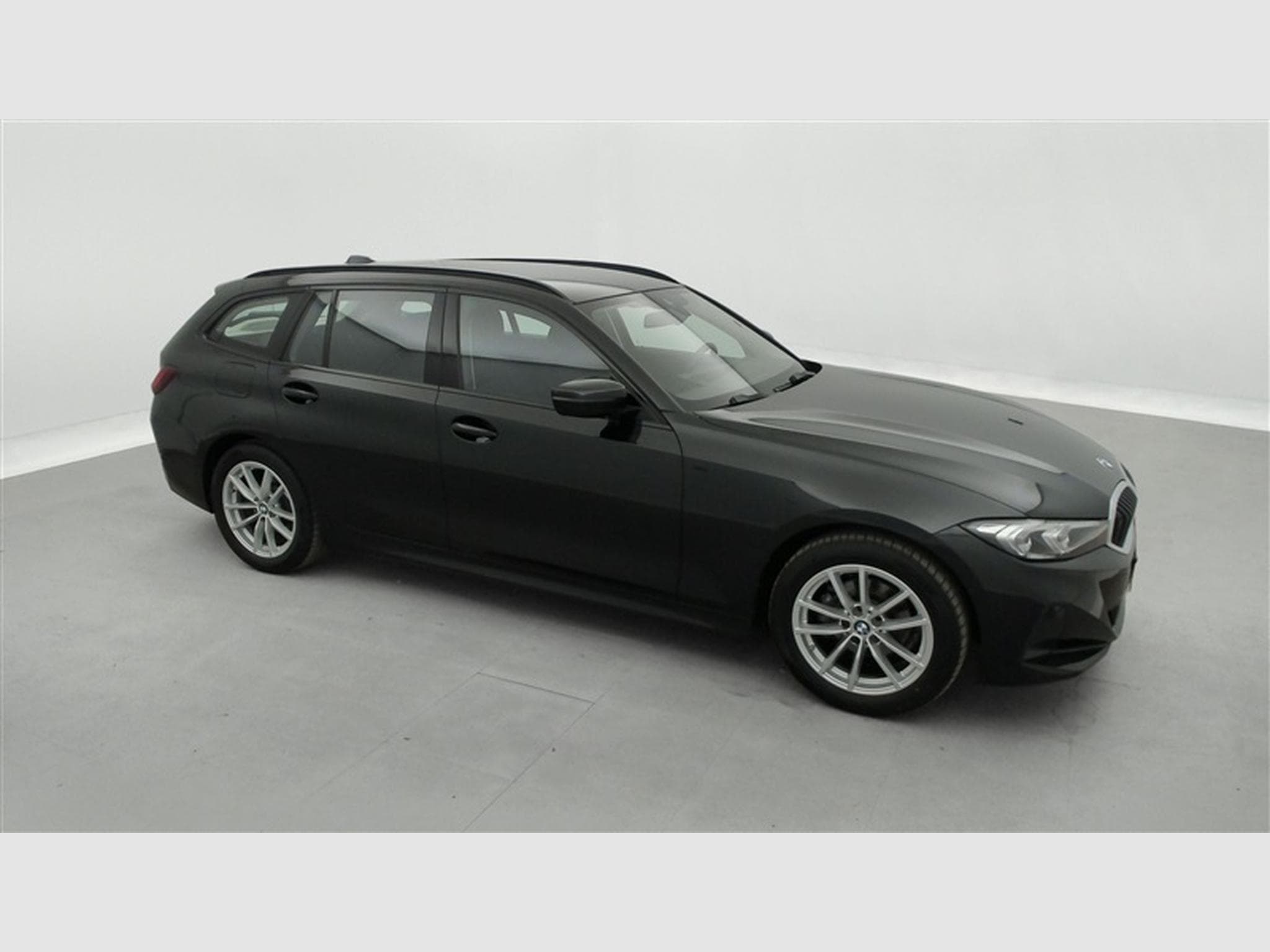 BMW 318 318iA Touring  Navi Cockpit / Led / PDC av+ar (2024) - Foto 24