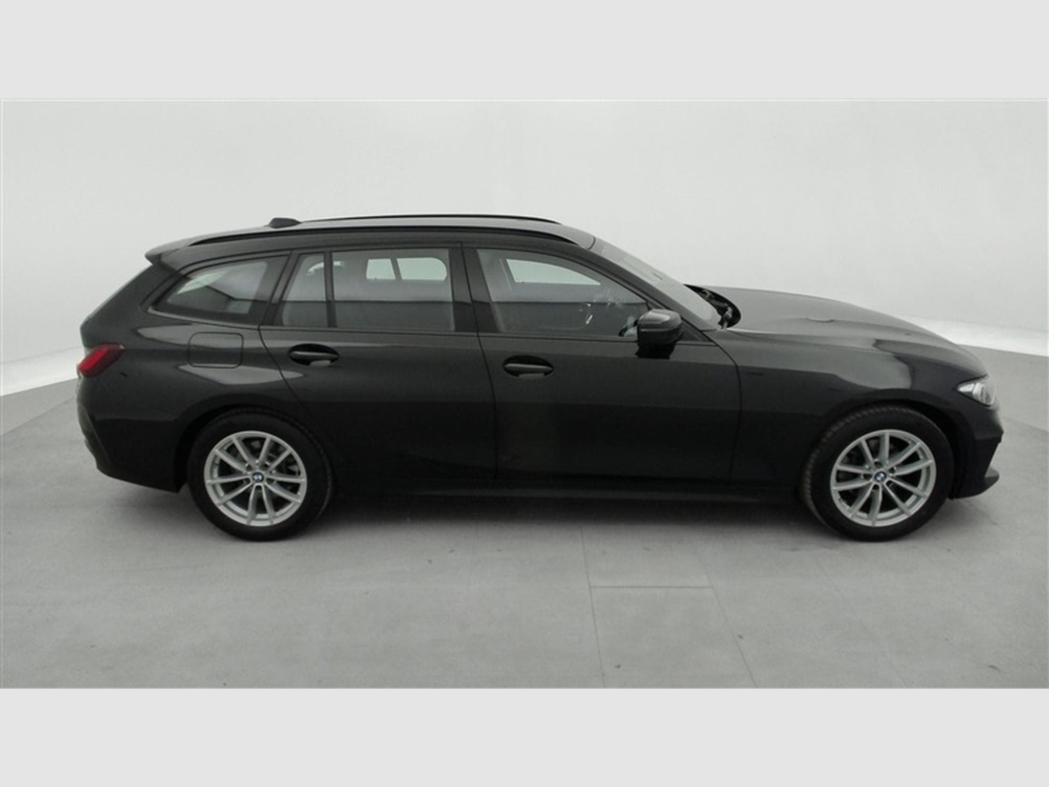 BMW 318 318iA Touring  Navi Cockpit / Led / PDC av+ar (2024) - Foto 25