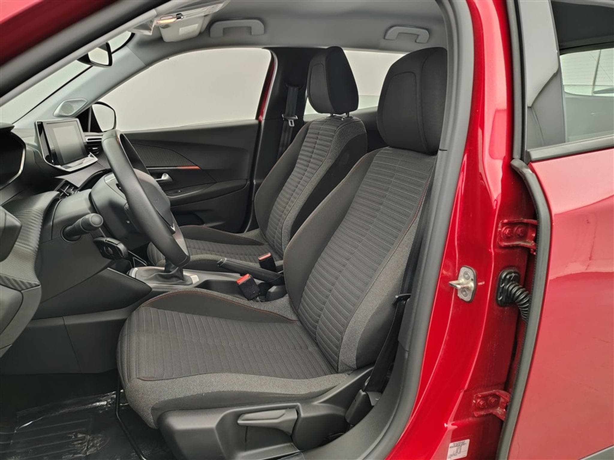 Peugeot 2008 1.2 PureTech Active S&S (EU6.3) (2021) - Photo 7