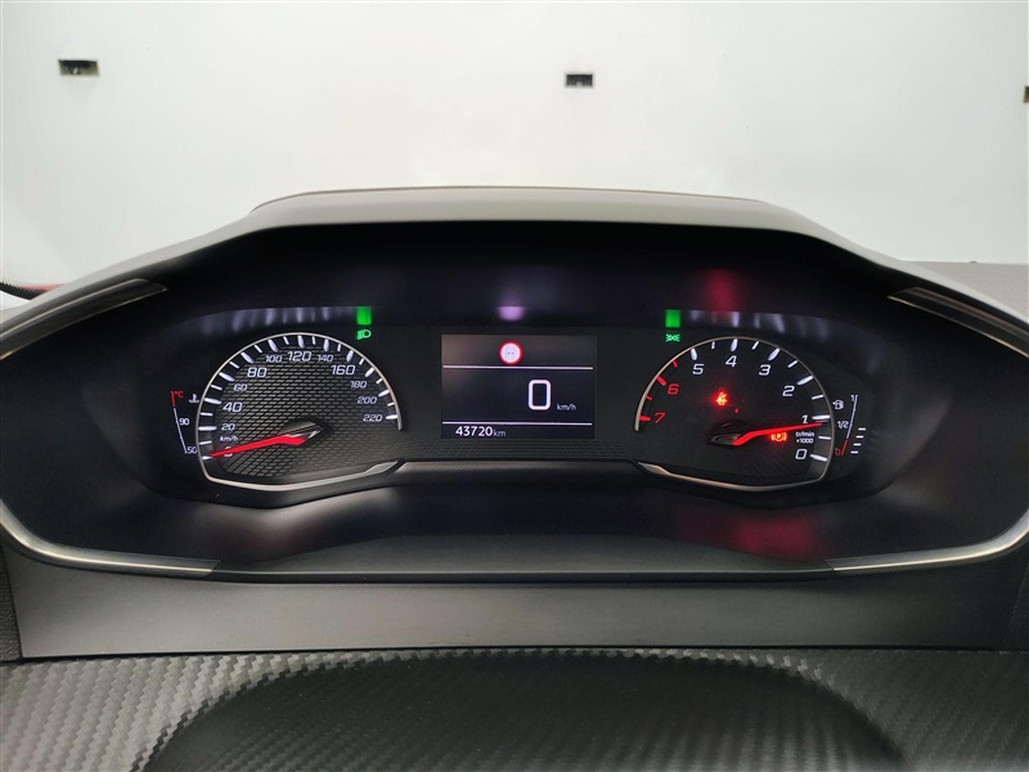 Peugeot 2008 1.2 PureTech Active S&S (EU6.3) (2021) - Photo 10
