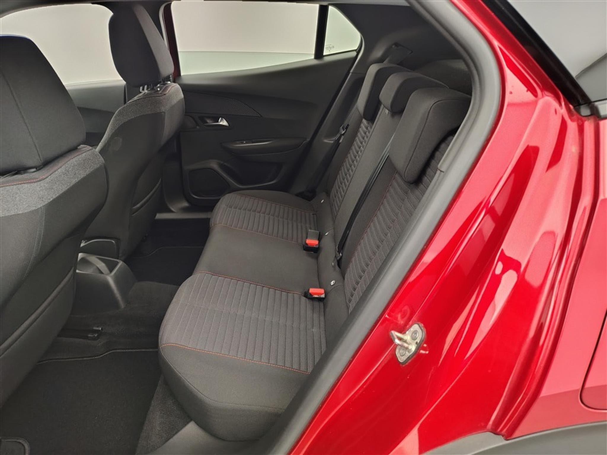 Peugeot 2008 1.2 PureTech Active S&S (EU6.3) (2021) - Photo 13