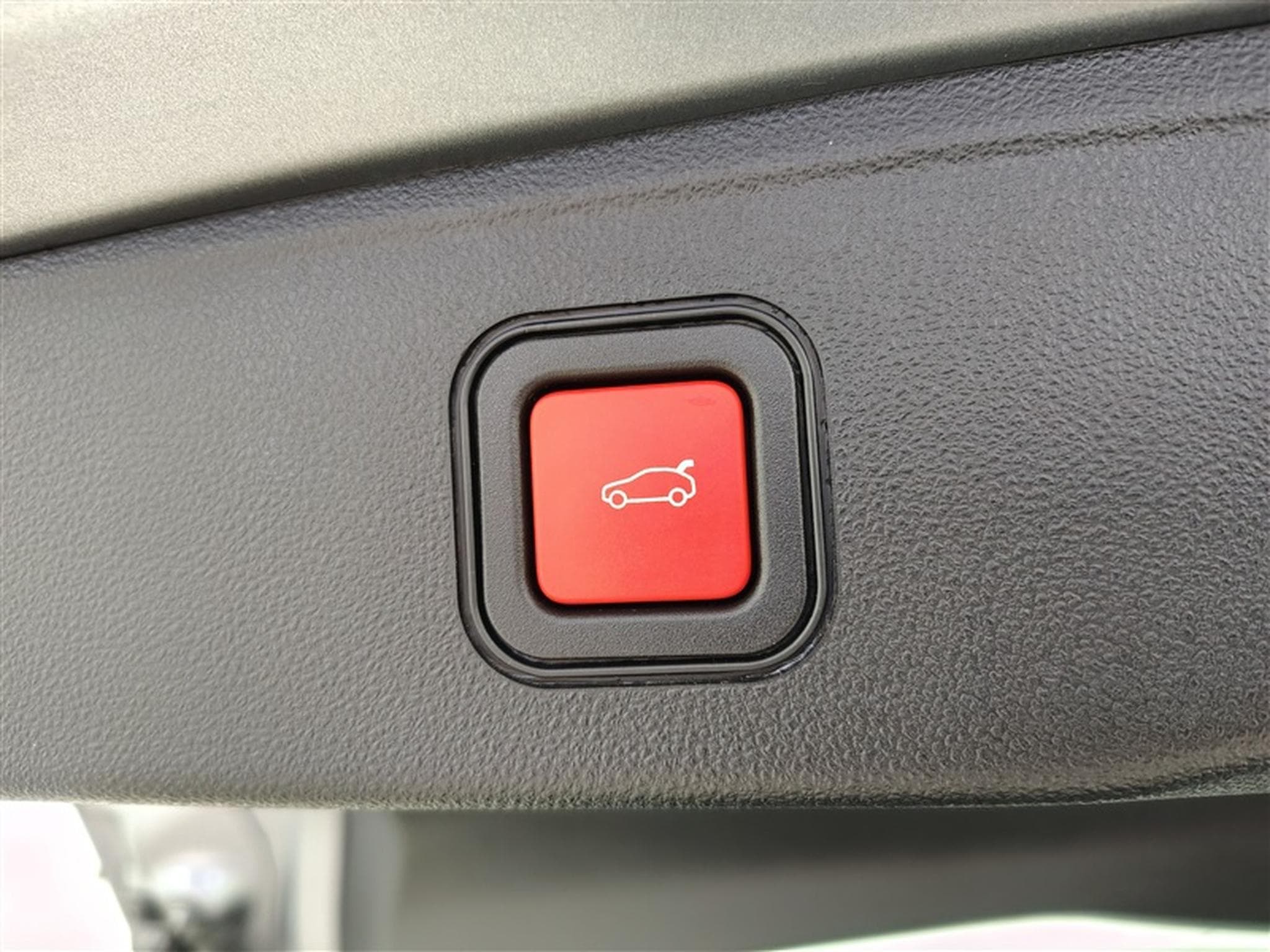 Jeep Avenger 1.2 Turbo 100cv Altitude NAVI / FULL LED / CUIR PARTIEL /CAM (2025) - Photo 18