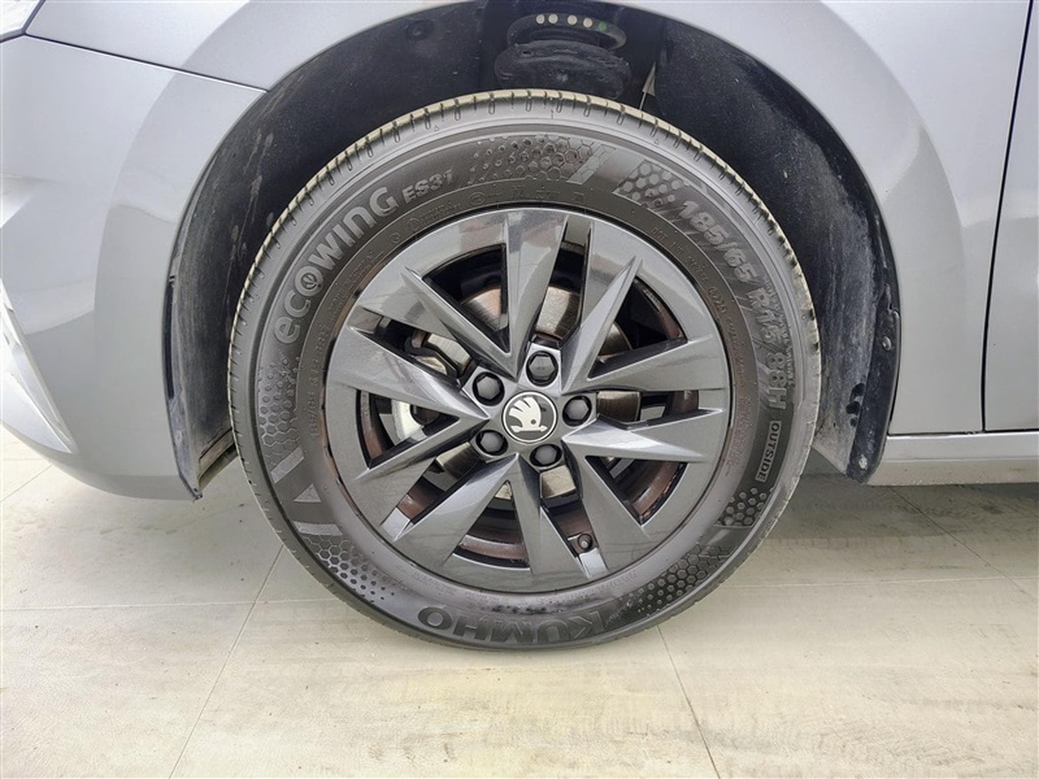 Skoda Fabia 1.0 TSI 95cv Selection CARPLAY / FULL LED / PDC AR / JA 15" (2025) - Foto 6