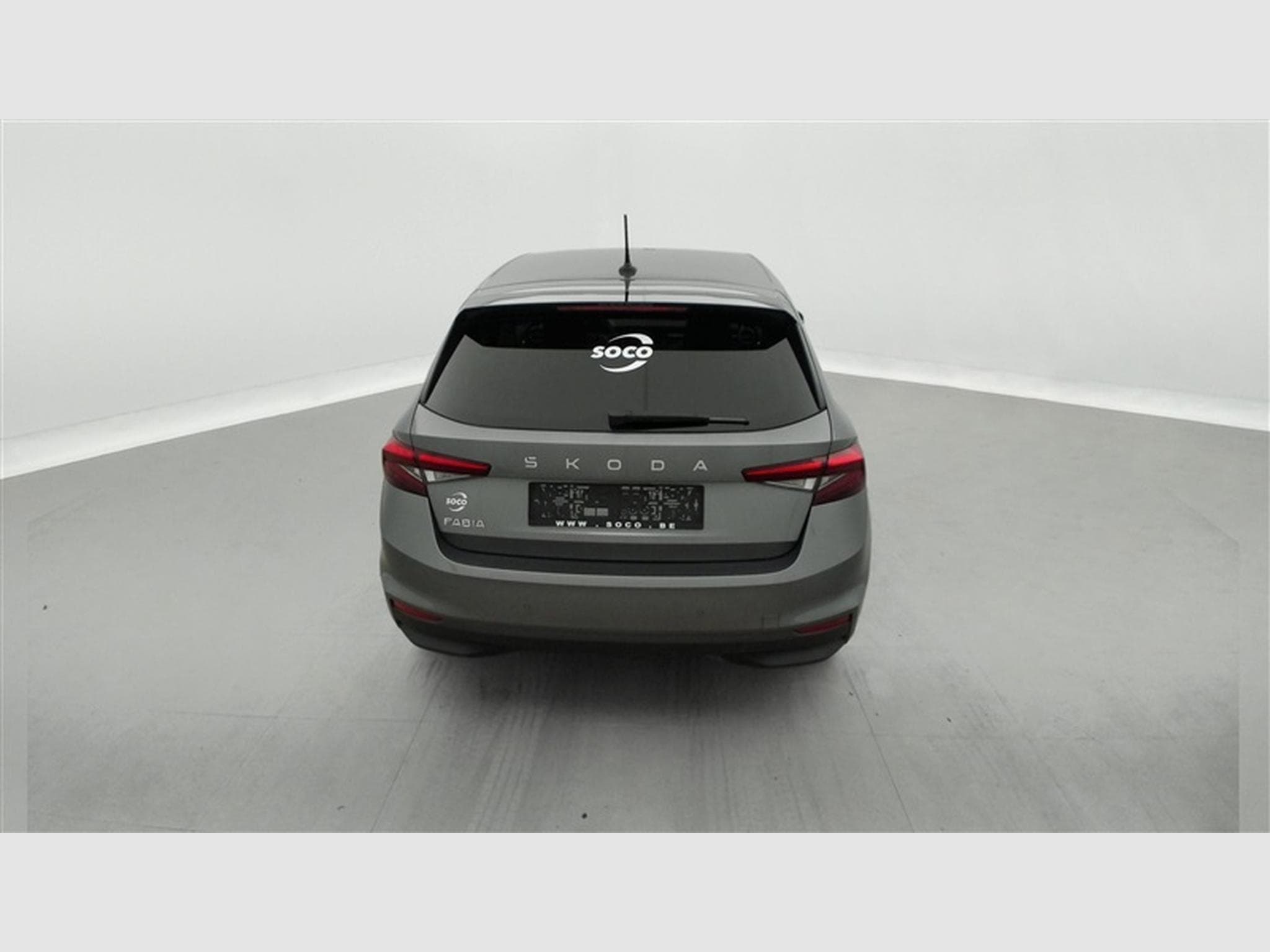 Skoda Fabia 1.0 TSI 95cv Selection CARPLAY / FULL LED / PDC AR / JA 15" (2025) - Foto 5