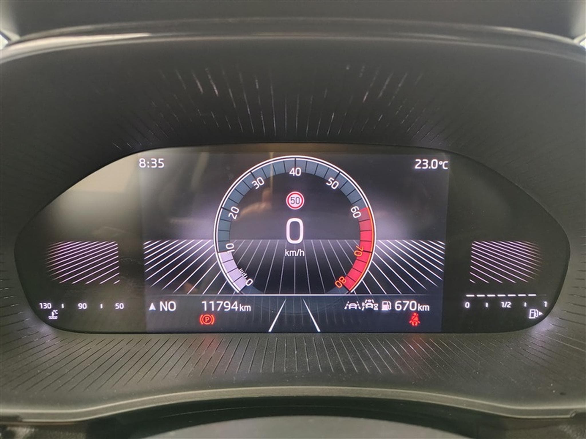 Skoda Fabia 1.0 TSI 95cv Selection CARPLAY / FULL LED / PDC AR / JA 15" (2025) - Foto 10