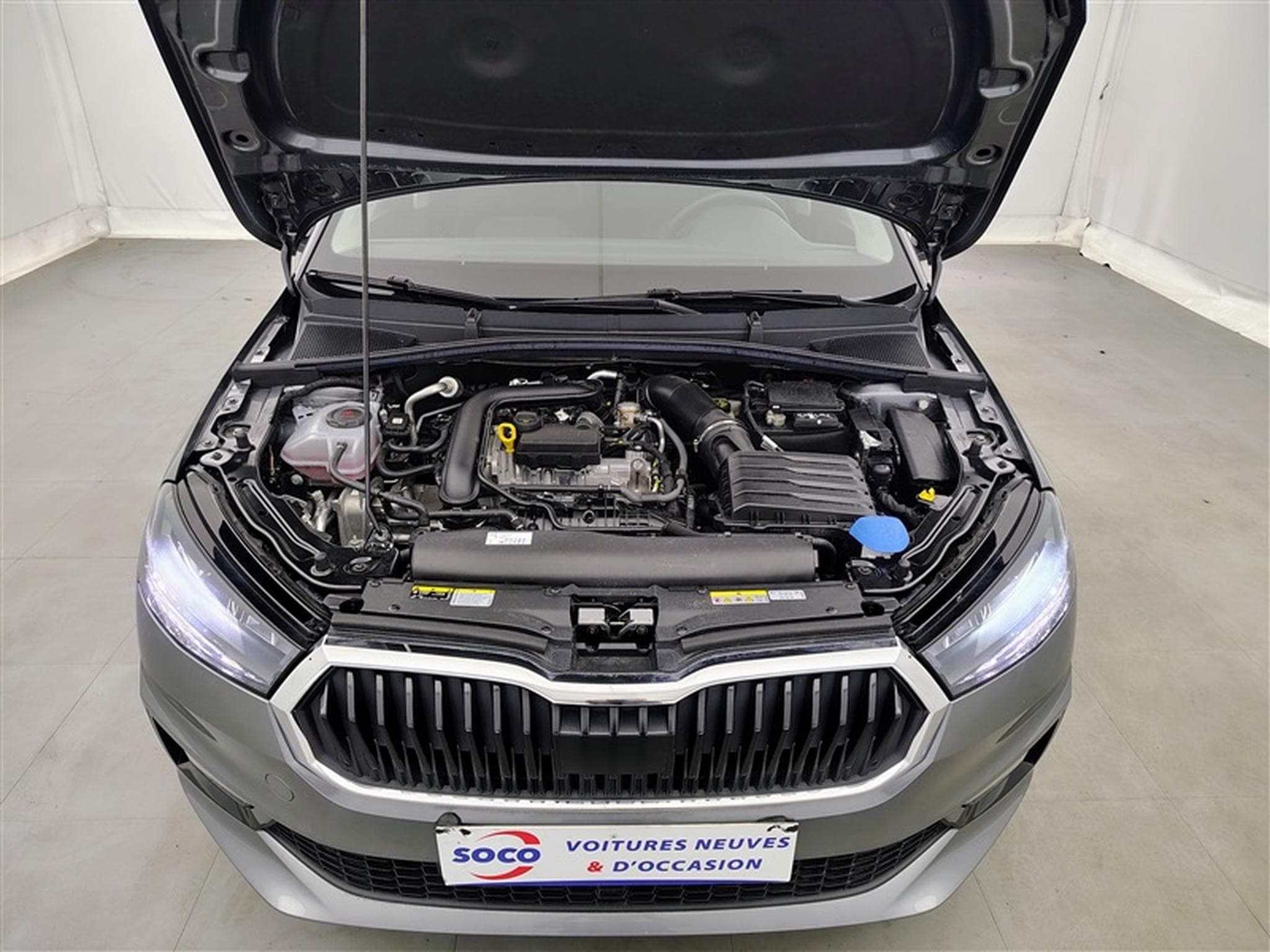 Skoda Fabia 1.0 TSI 95cv Selection CARPLAY / FULL LED / PDC AR / JA 15" (2025) - Foto 19