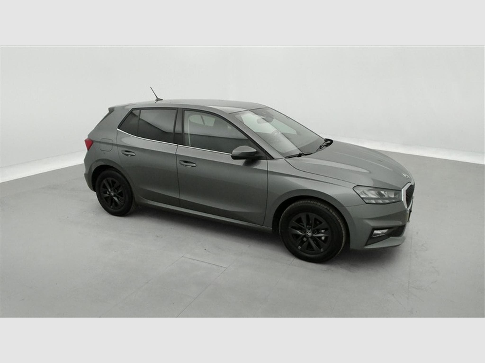 Skoda Fabia 1.0 TSI 95cv Selection CARPLAY / FULL LED / PDC AR / JA 15" (2025) - Foto 23
