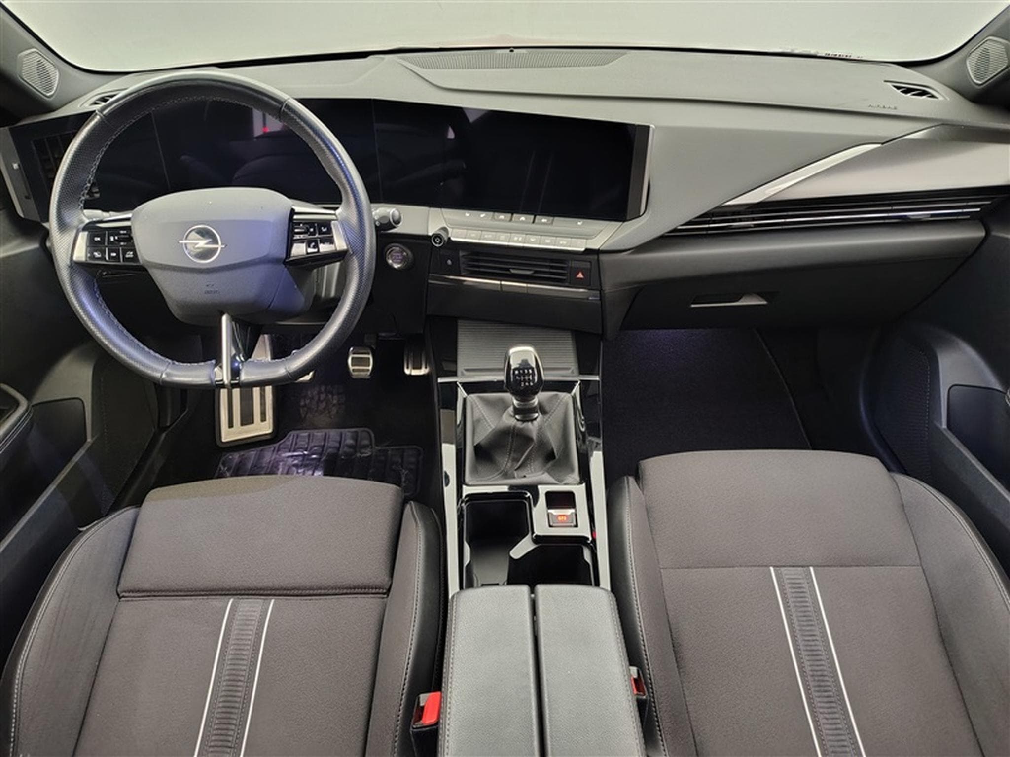 Opel Astra 1.2 Turbo 130Cv GS CARPLAY / CAMERA / FULL LED (2023) - Foto 8