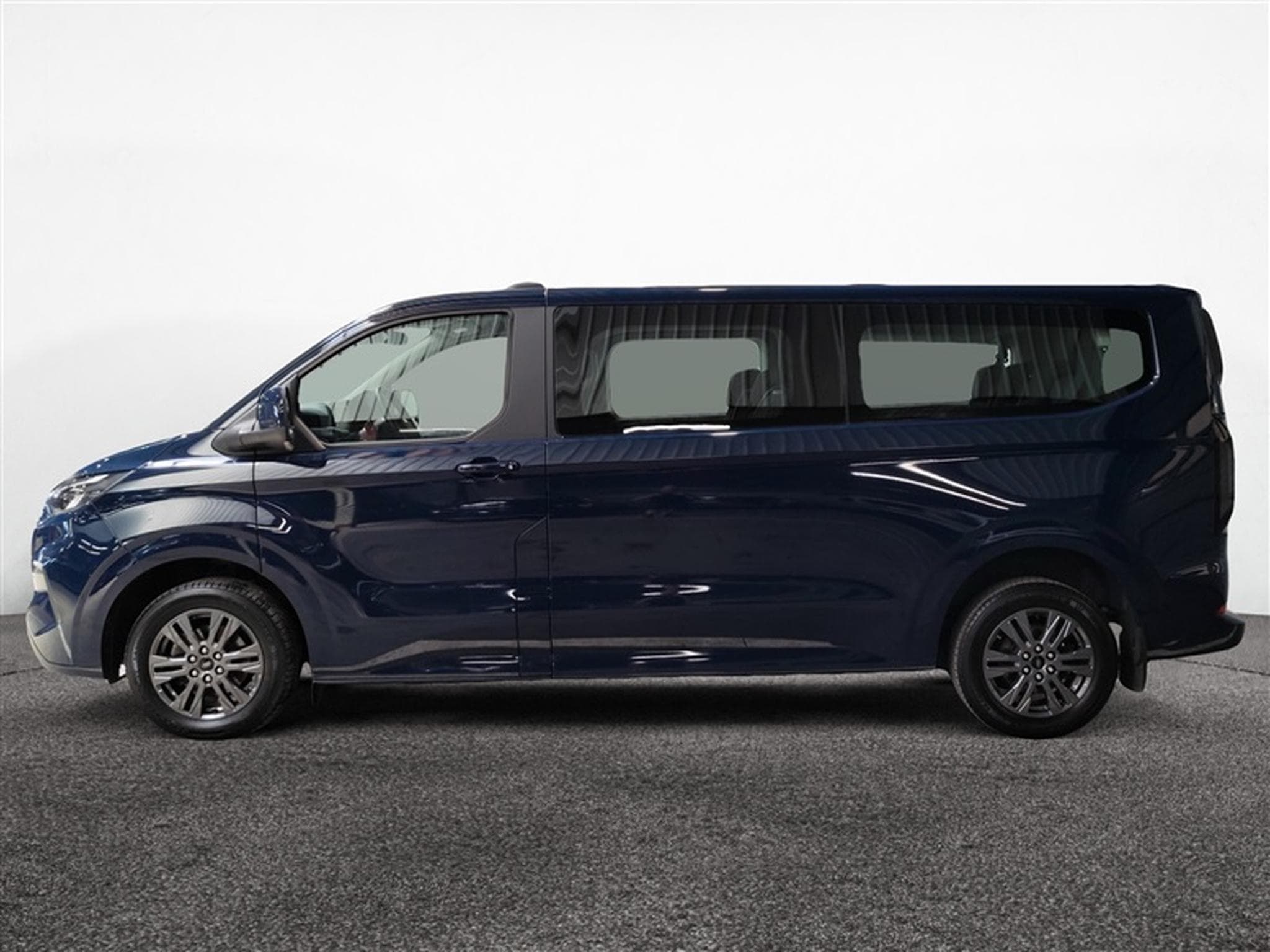 Ford Tourneo 2.0 TDCi 136cv L2H1 9pl. NAVI / CLIM AUTO / CAMERA / JA 17" (2024) - Foto 3