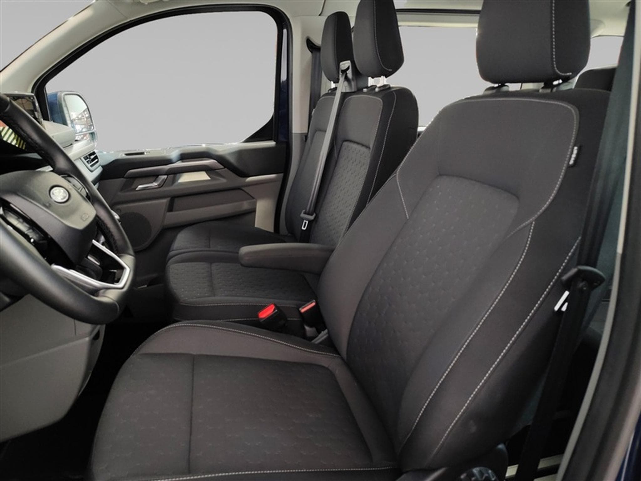 Ford Tourneo 2.0 TDCi 136cv L2H1 9pl. NAVI / CLIM AUTO / CAMERA / JA 17" (2024) - Foto 7