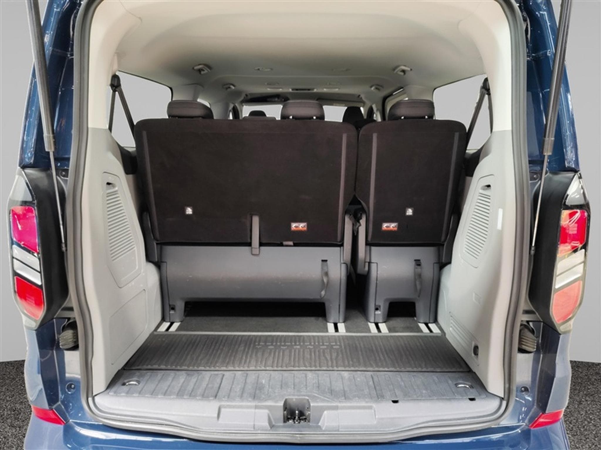 Ford Tourneo 2.0 TDCi 136cv L2H1 9pl. NAVI / CLIM AUTO / CAMERA / JA 17" (2024) - Foto 14