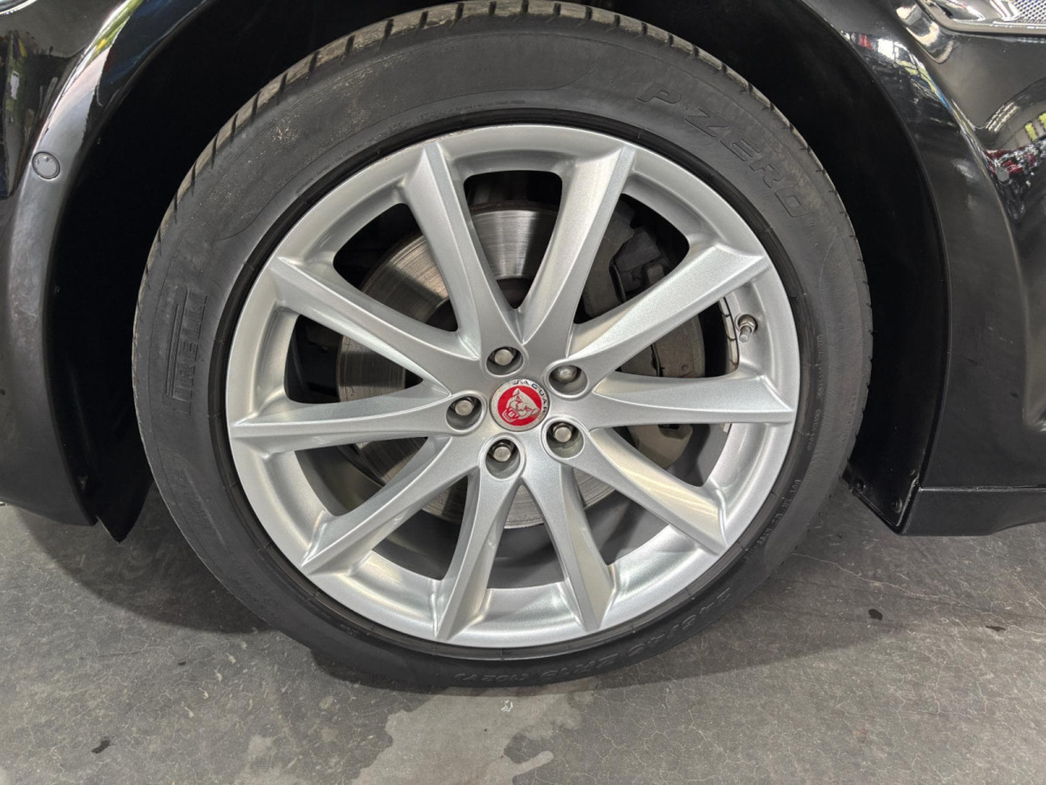 Jaguar XJ V6 3.0 Diesel 300HP (2019) - Photo 8