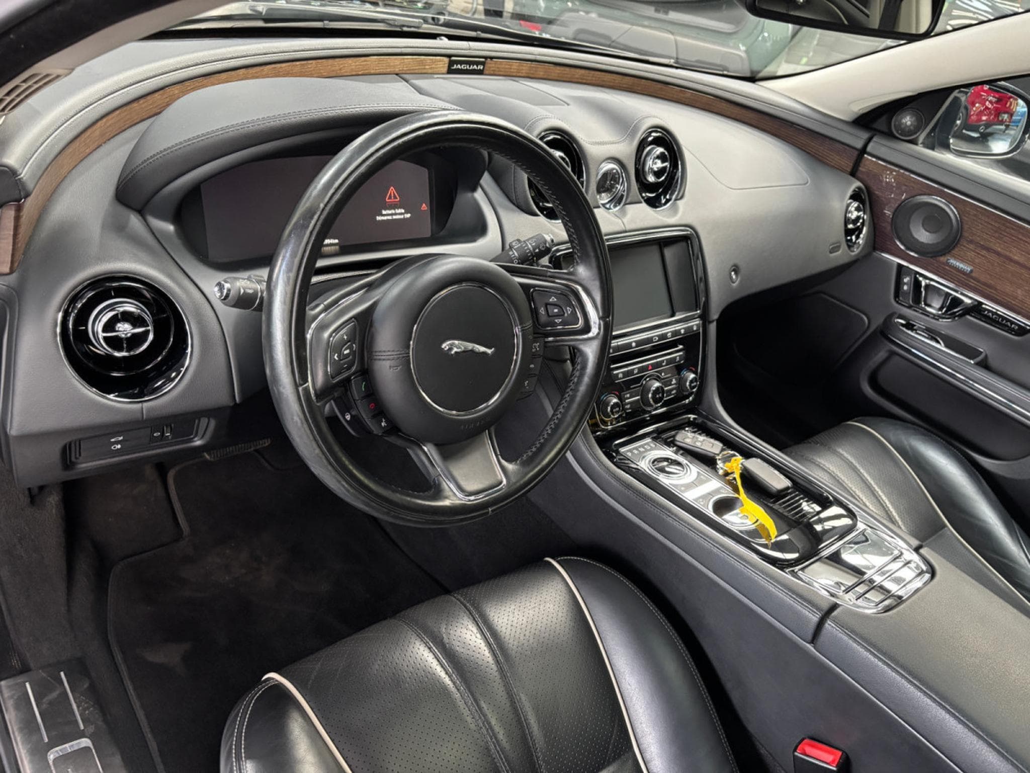 Jaguar XJ V6 3.0 Diesel 300HP (2019) - Photo 10