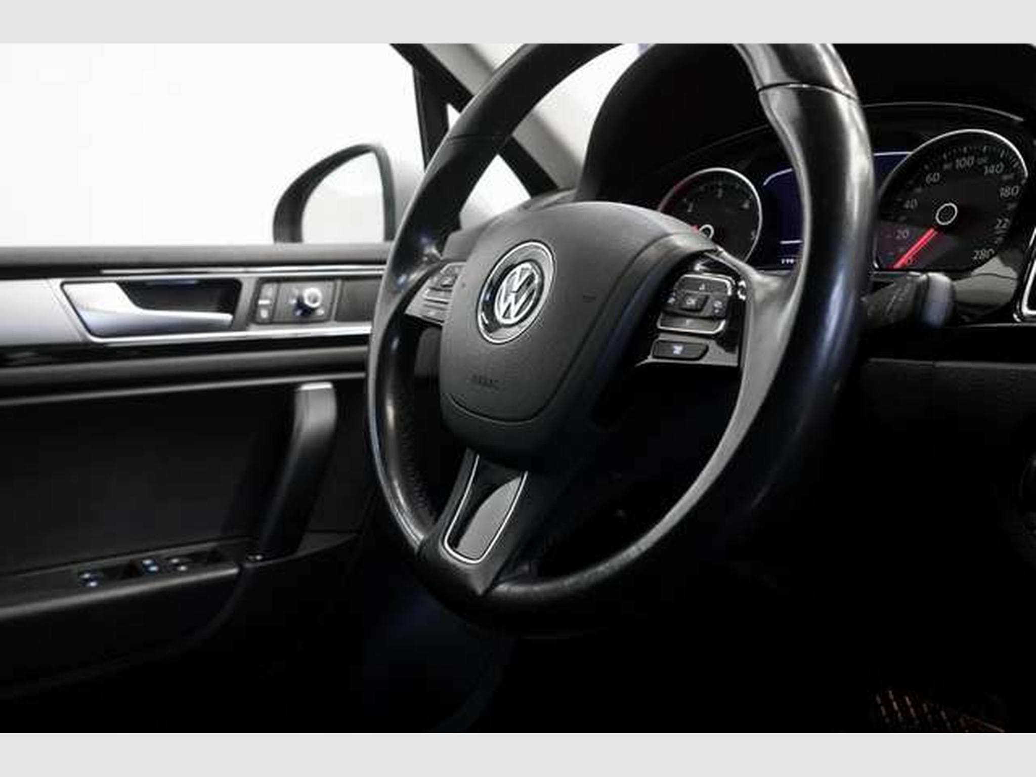 VW Touareg V6 TDI Terrain Tech 4M *19 *AHK *Leder (2015) - Photo 13