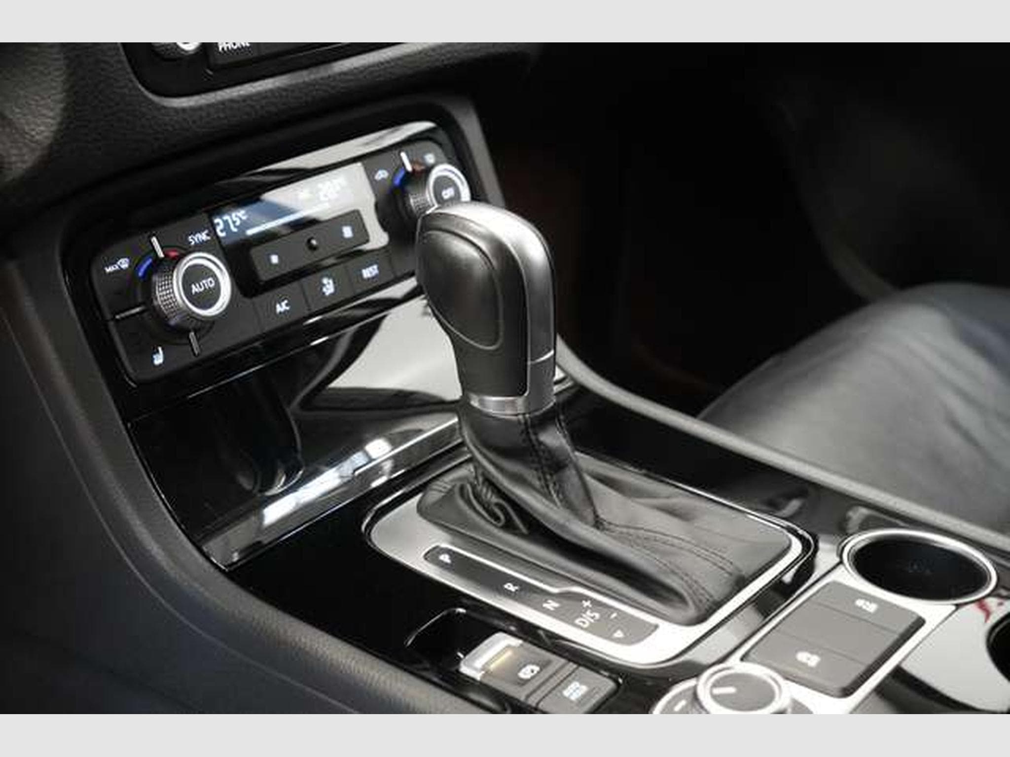 VW Touareg V6 TDI Terrain Tech 4M *19 *AHK *Leder (2015) - Photo 22