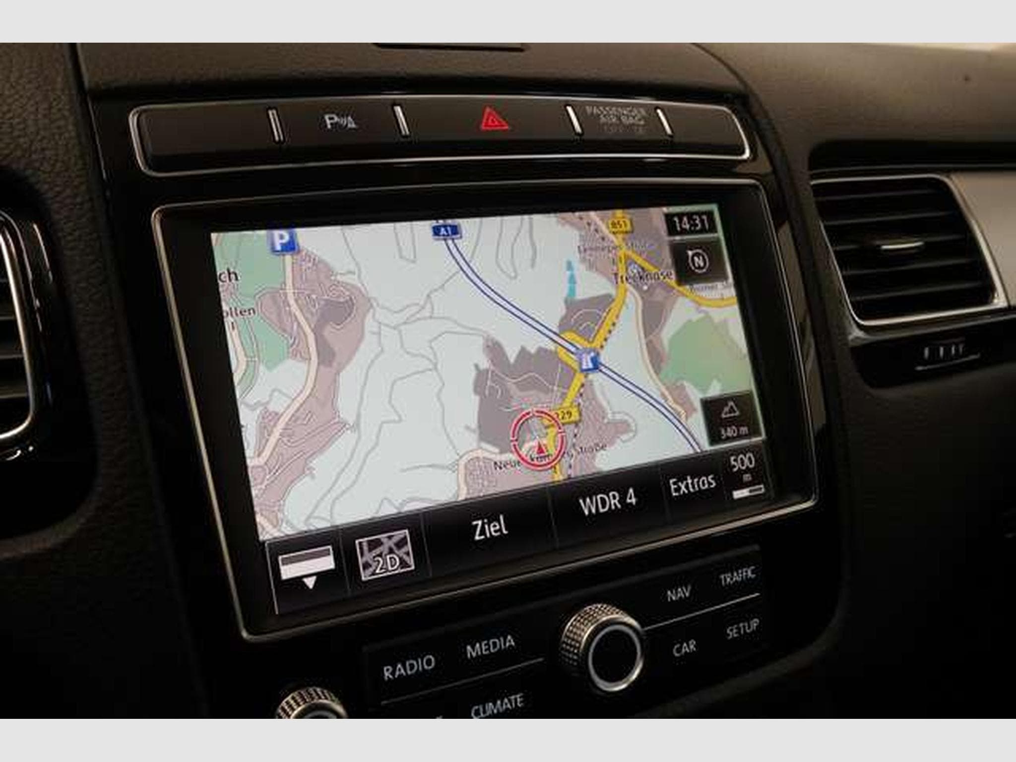 VW Touareg V6 TDI Terrain Tech 4M *19 *AHK *Leder (2015) - Photo 30