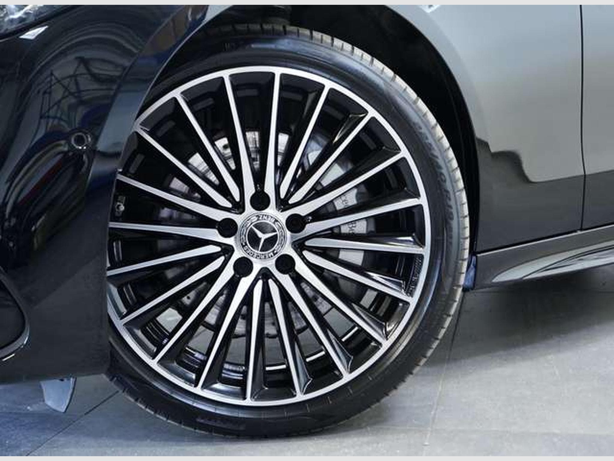 Mercedes C 300 T d AMG Line *2.HD*19*Distr.*Pano*Digital (2024) - Photo 3