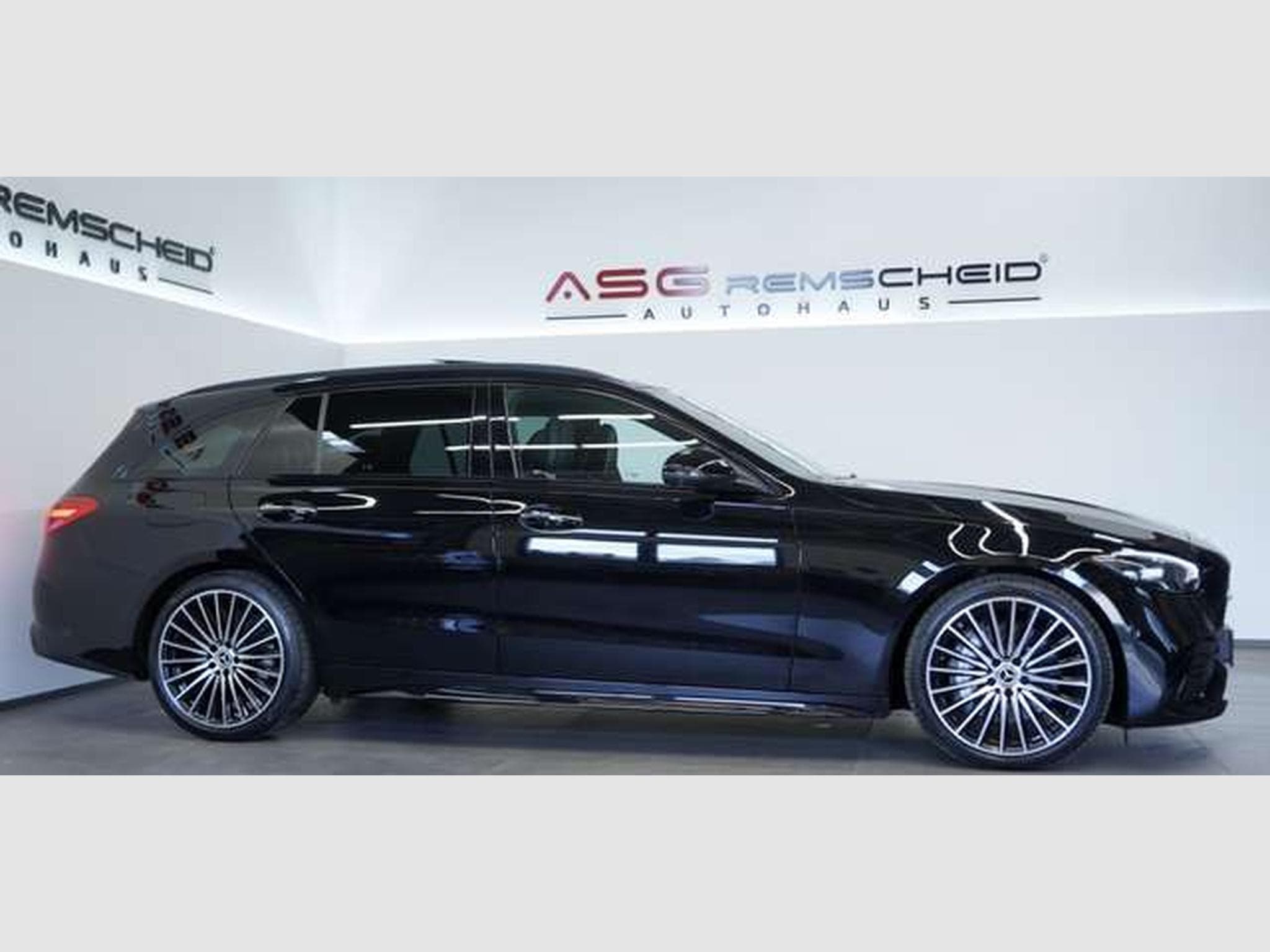 Mercedes C 300 T d AMG Line *2.HD*19*Distr.*Pano*Digital (2024) - Photo 6