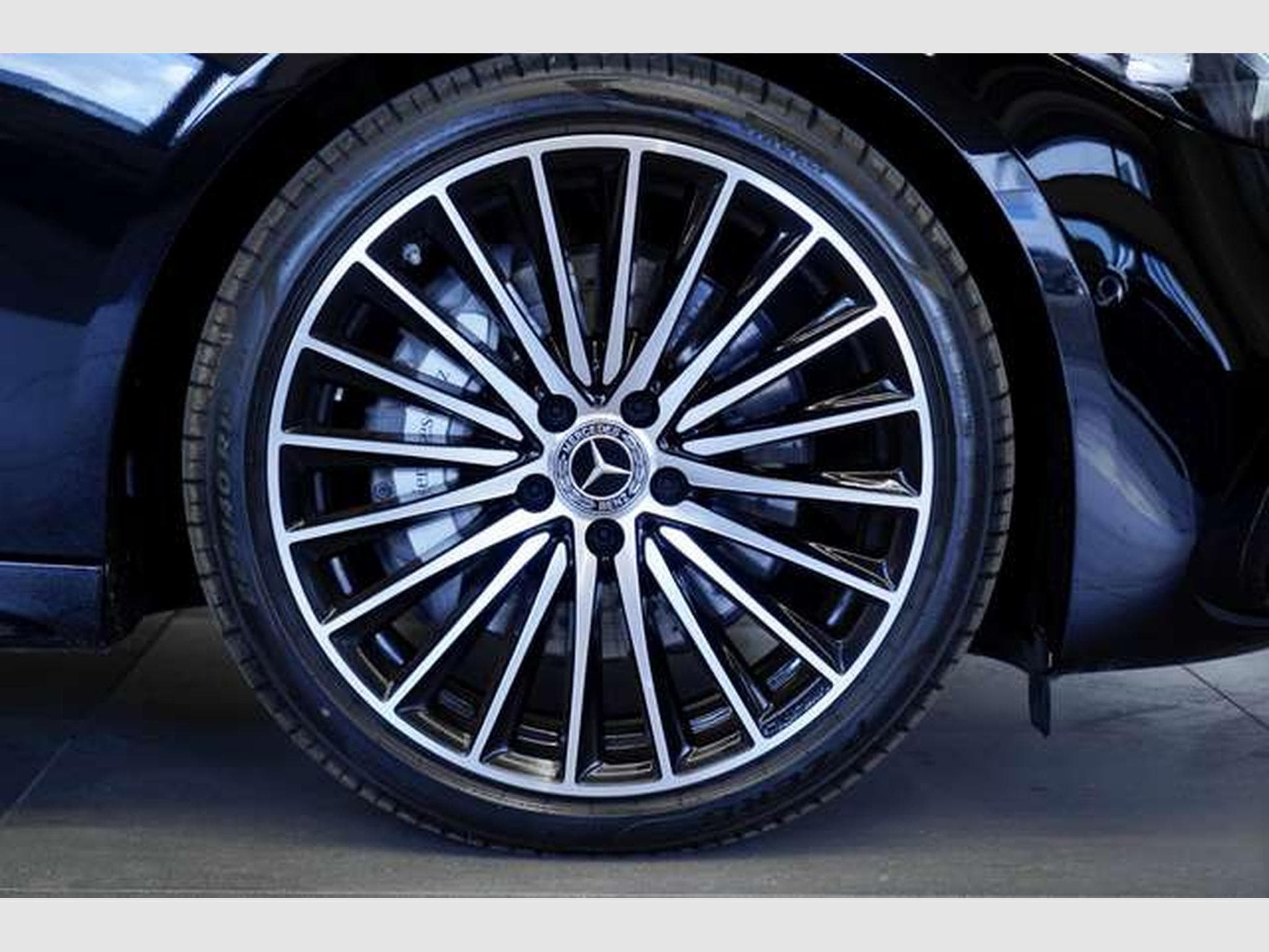 Mercedes C 300 T d AMG Line *2.HD*19*Distr.*Pano*Digital (2024) - Photo 8