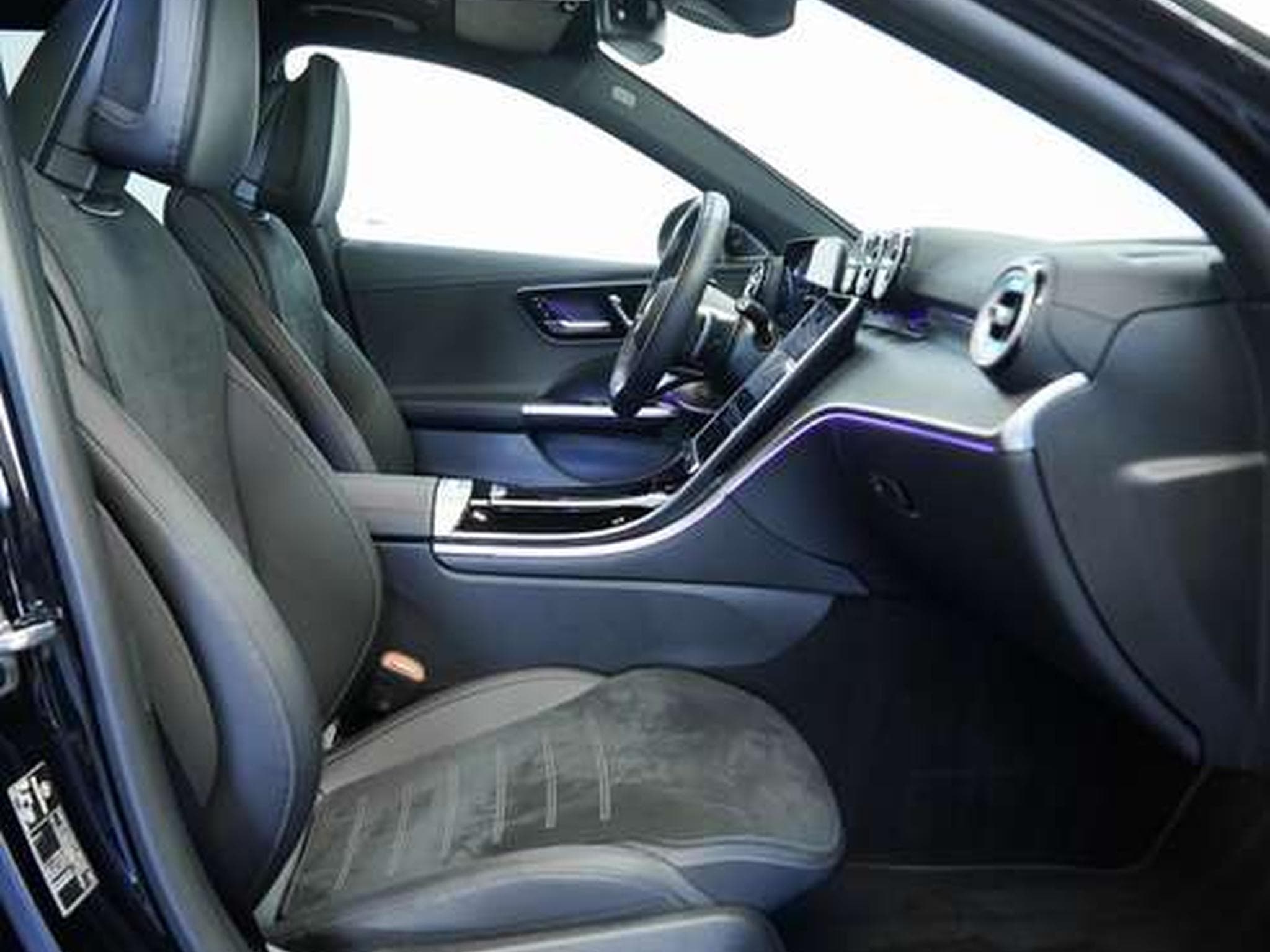 Mercedes C 300 T d AMG Line *2.HD*19*Distr.*Pano*Digital (2024) - Photo 9