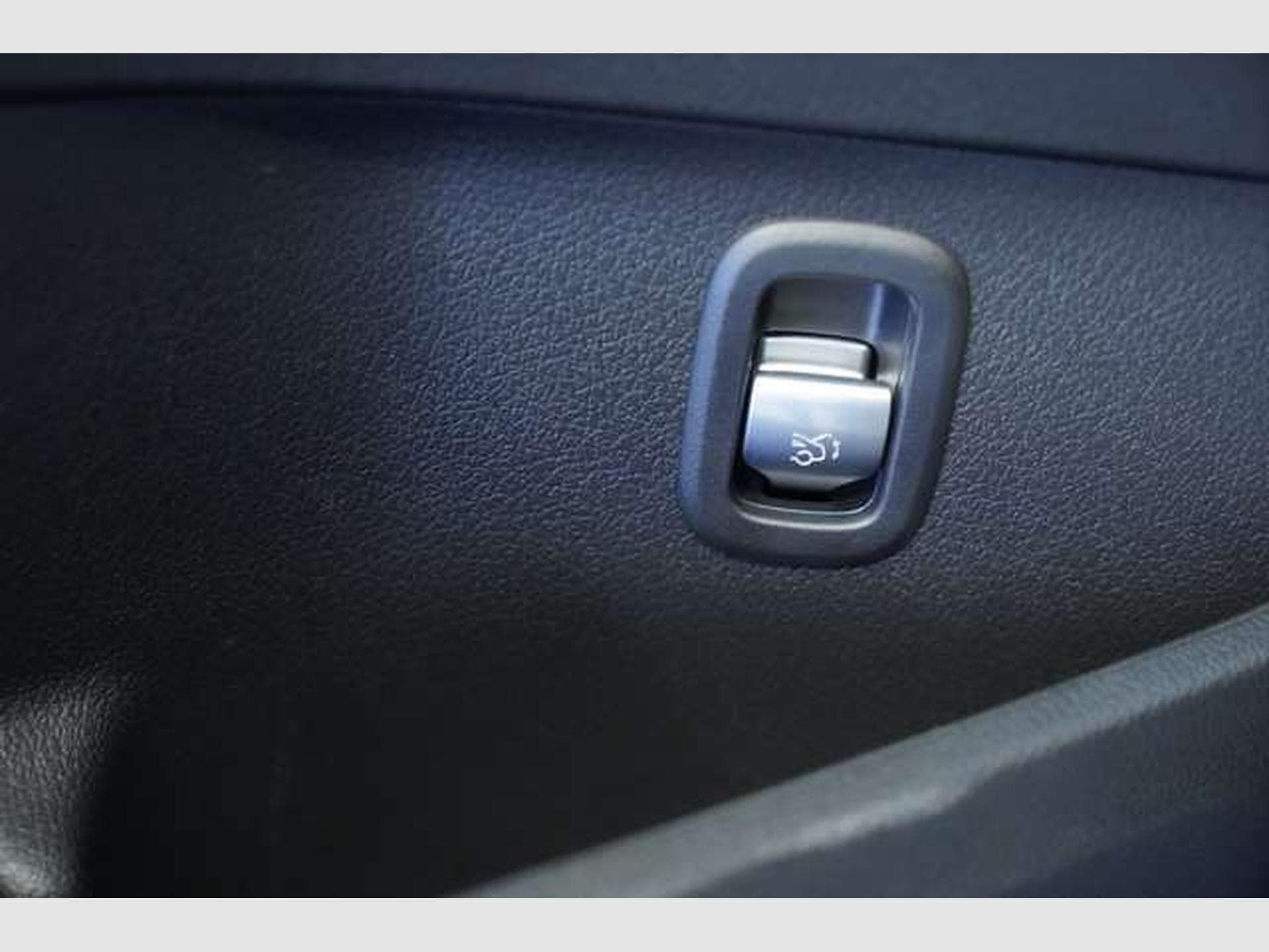 Mercedes C 300 T d AMG Line *2.HD*19*Distr.*Pano*Digital (2024) - Photo 23