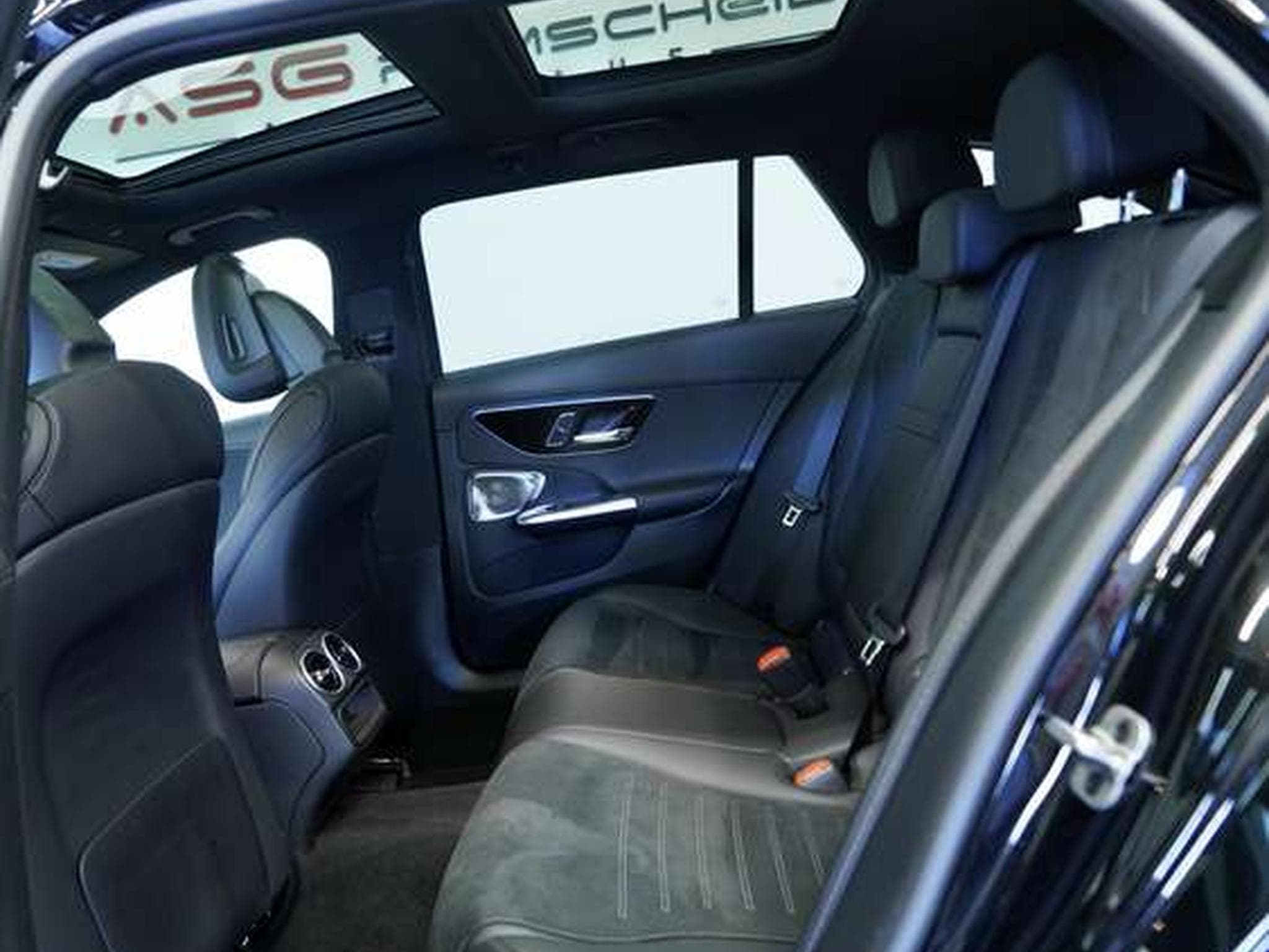 Mercedes C 300 T d AMG Line *2.HD*19*Distr.*Pano*Digital (2024) - Photo 40