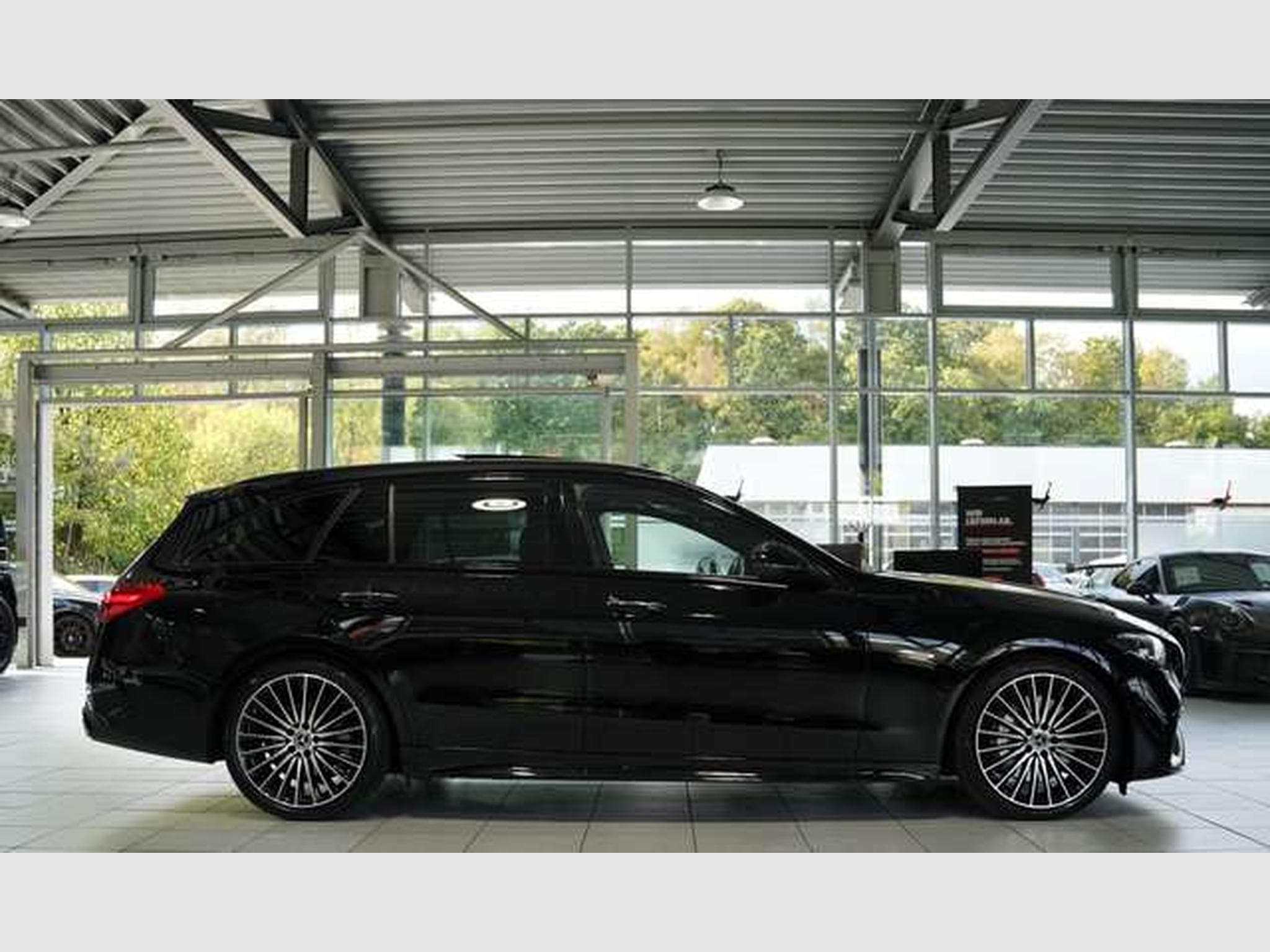 Mercedes C 300 d T AMG Line *2.H *19*Distr.*Digital*Pano (2024) - Photo 6
